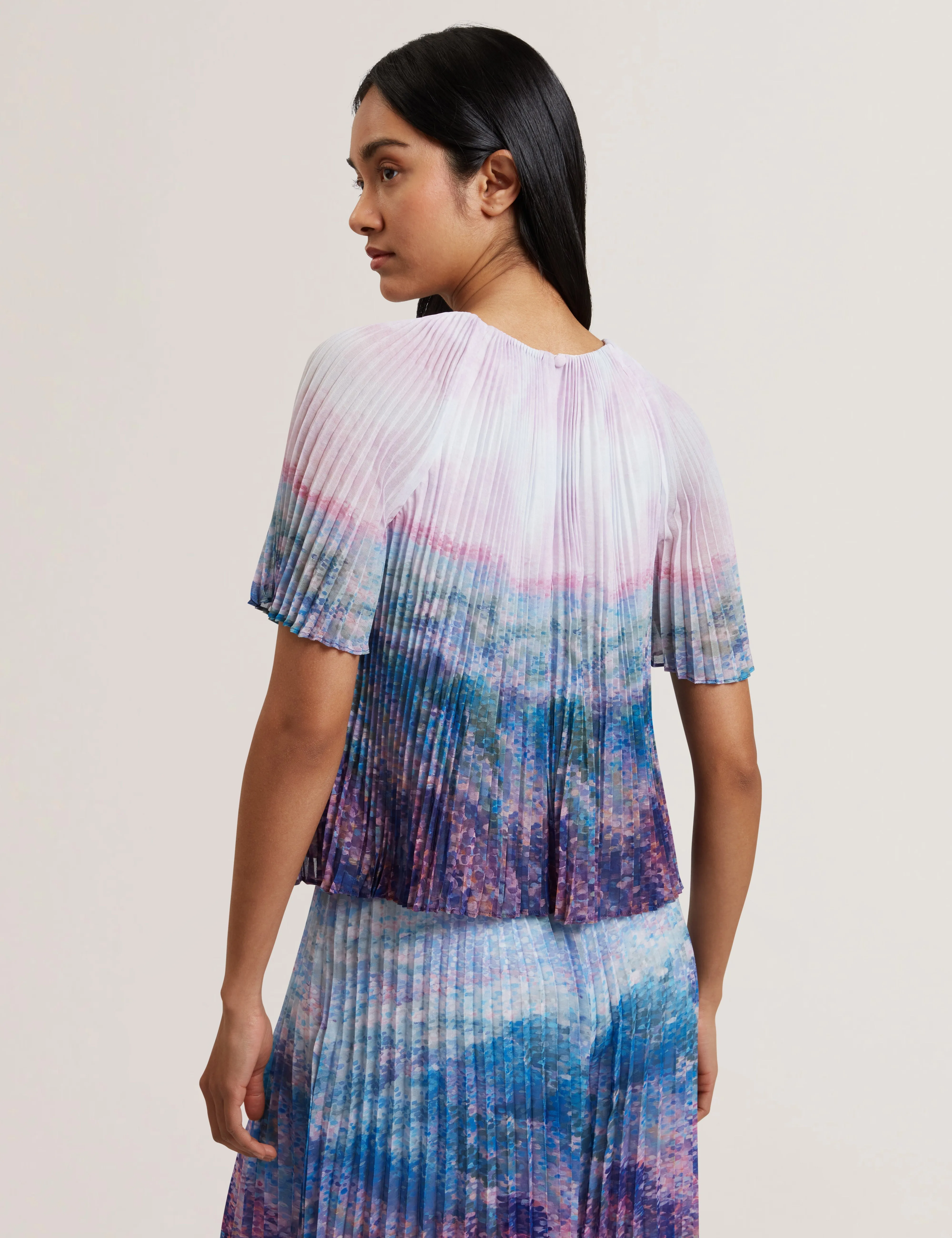Aharra Printed Pleated Short Sleeve Blouse Mid-Pink