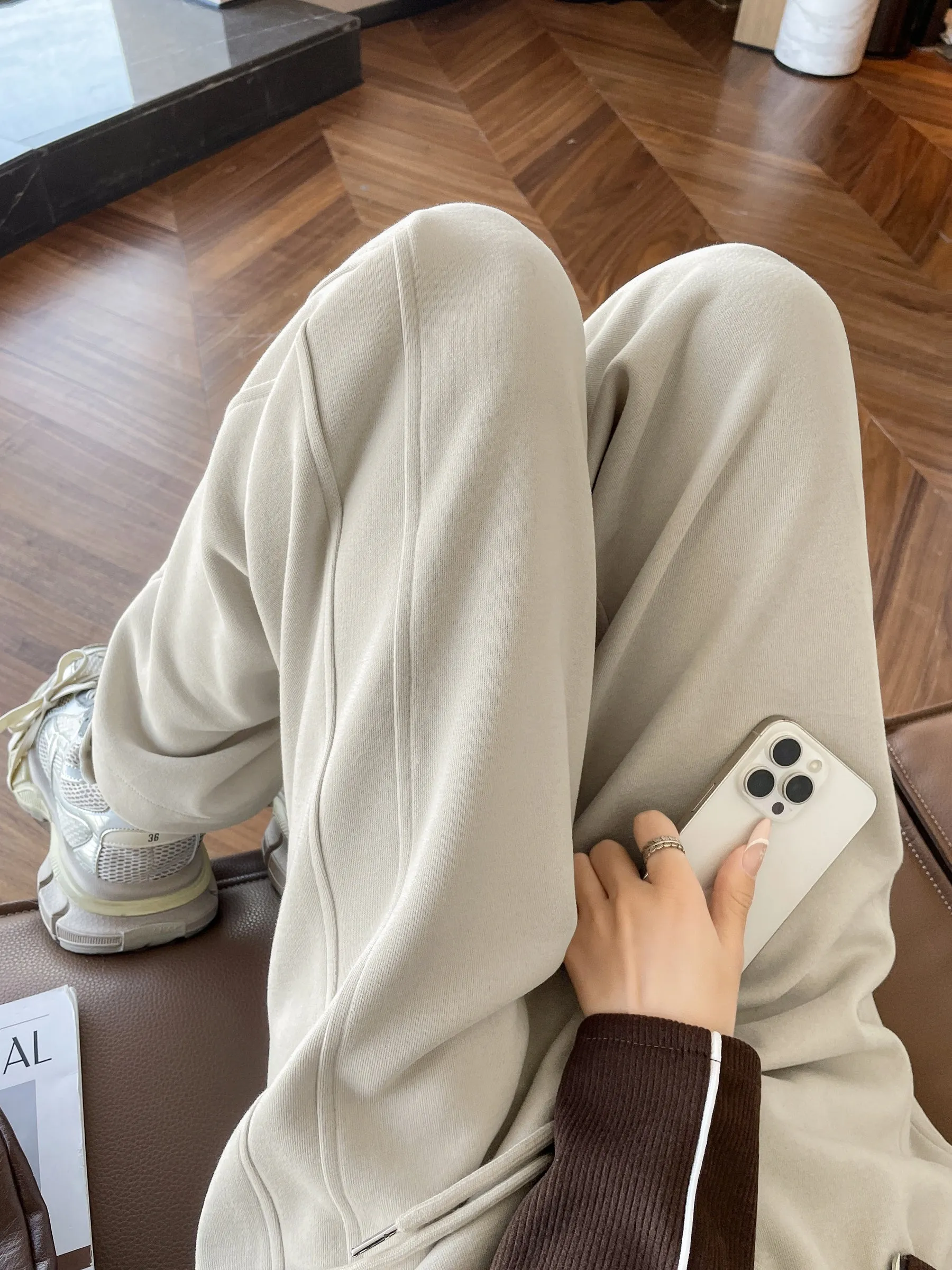 Casual Women's Wide Leg Sweatpants with Waist Drawstring