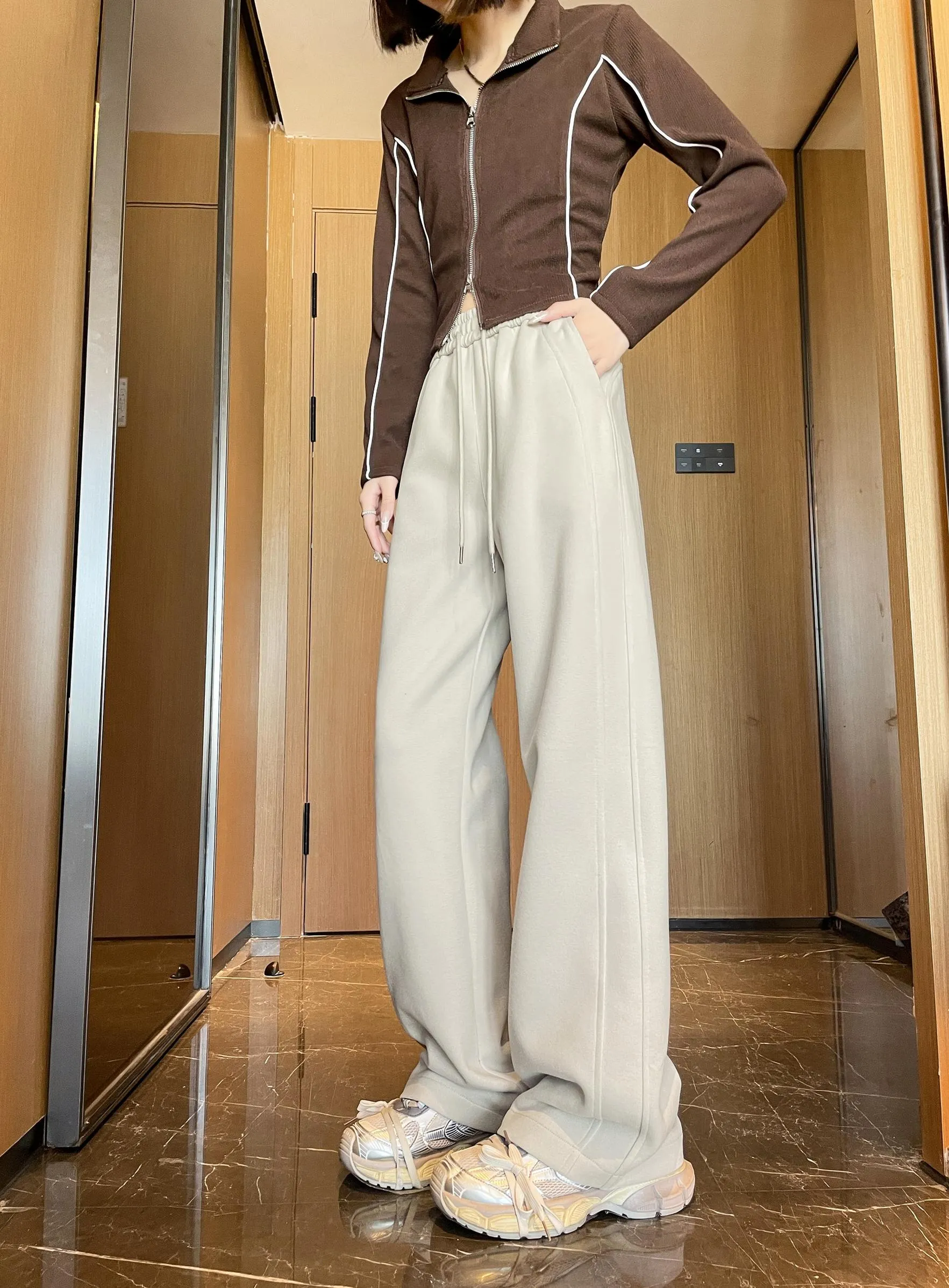 Casual Women's Wide Leg Sweatpants with Waist Drawstring