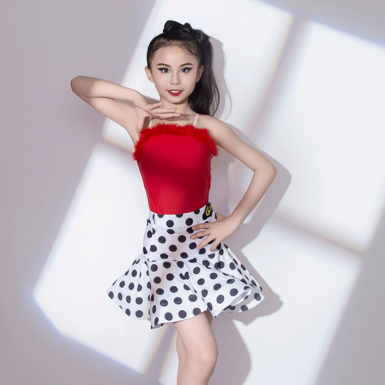 Children Red feather white polka dot  Latin Dance dresses for girls ballroom salsa rumba chacha dance costumes Swinging Latin Training Suit