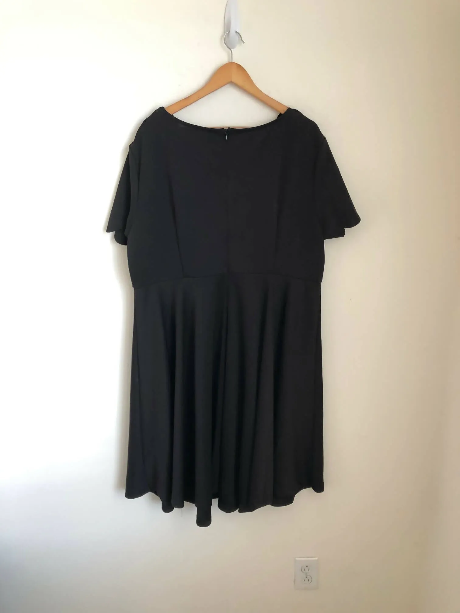 Cute tulip open collar dress
