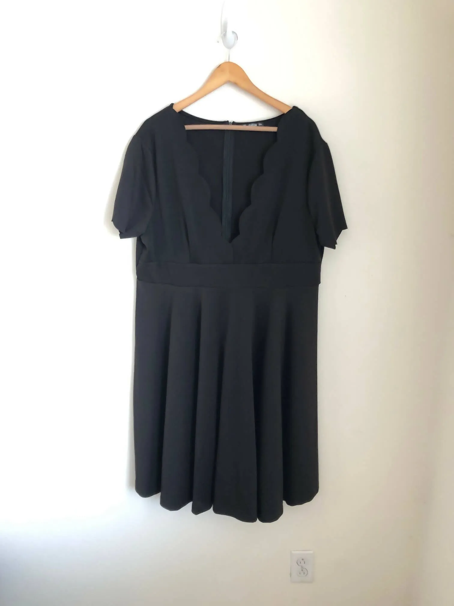 Cute tulip open collar dress