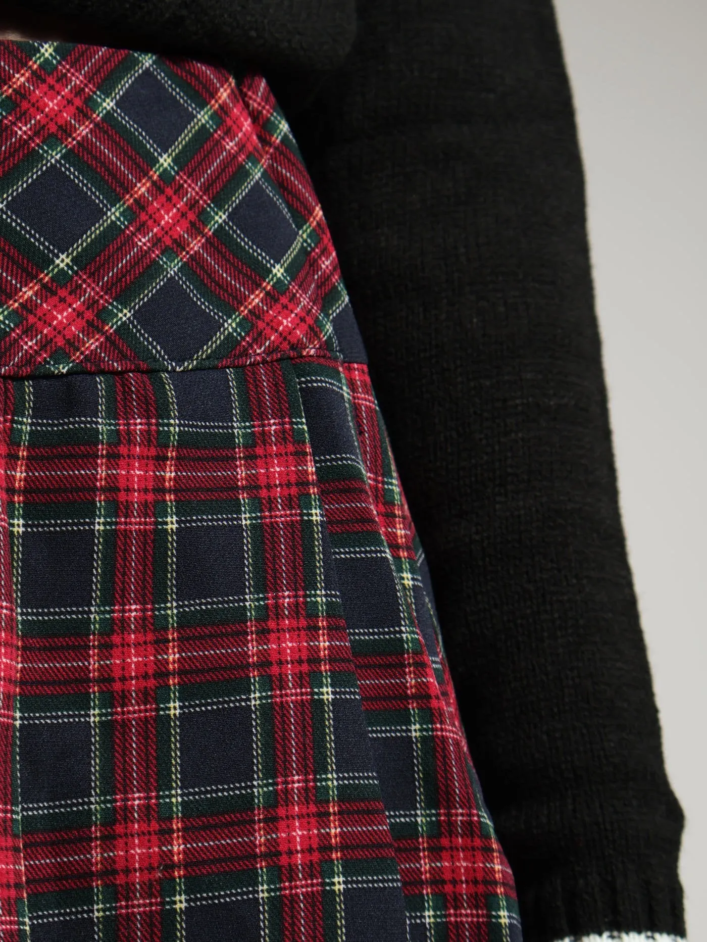 Girls Pleated Check Skirt - White/Red