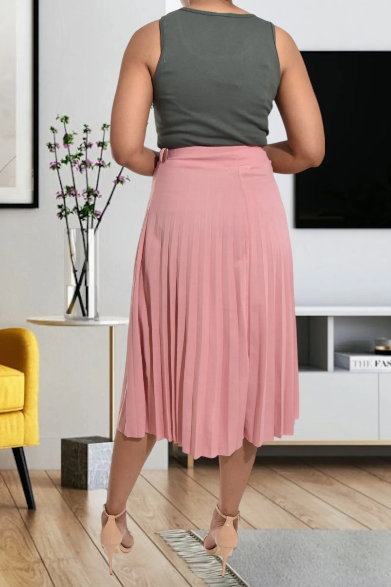 Ladies Blush Pleated Skirt