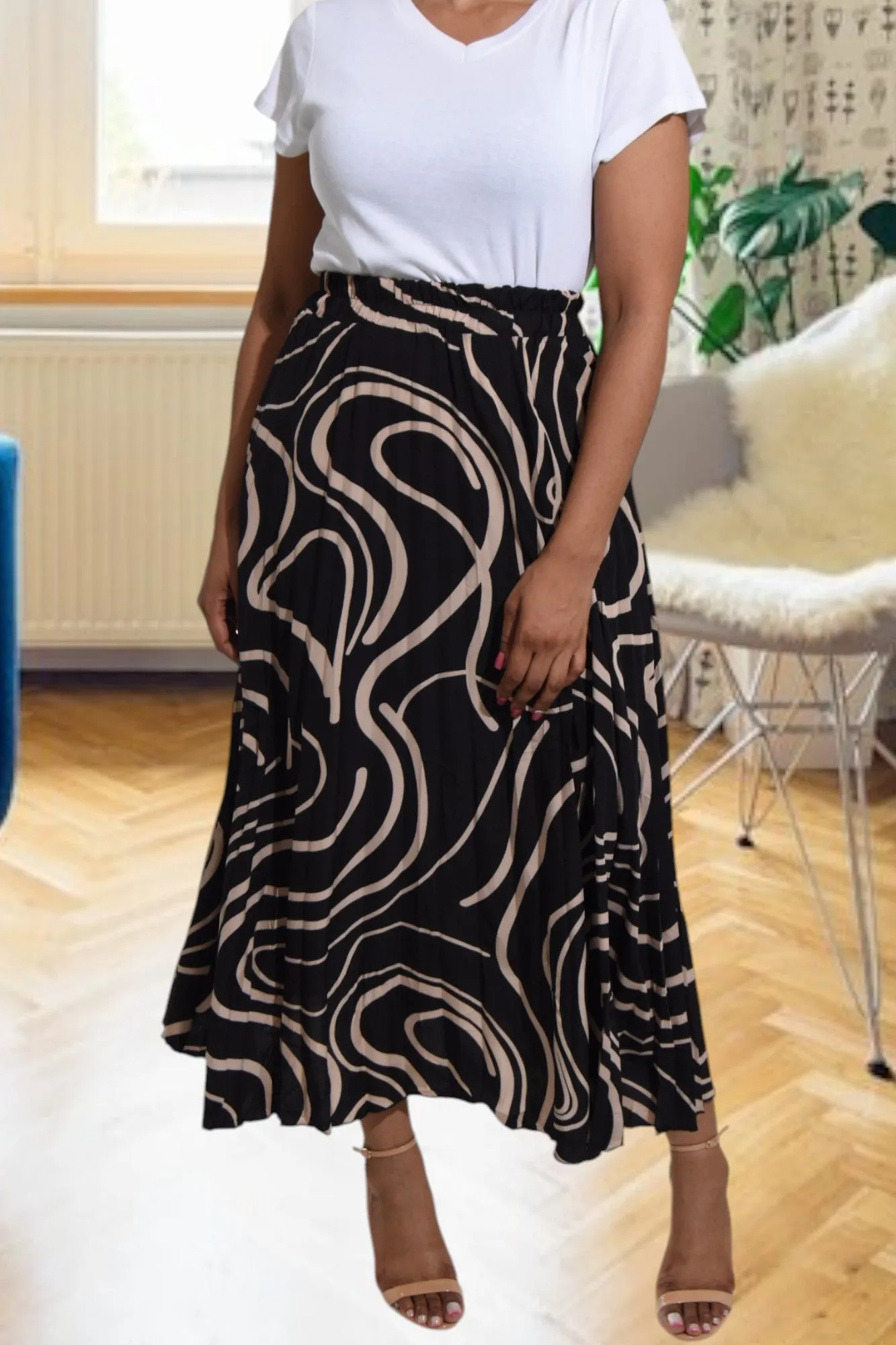 Ladies Long Pocket Pleated Skirt
