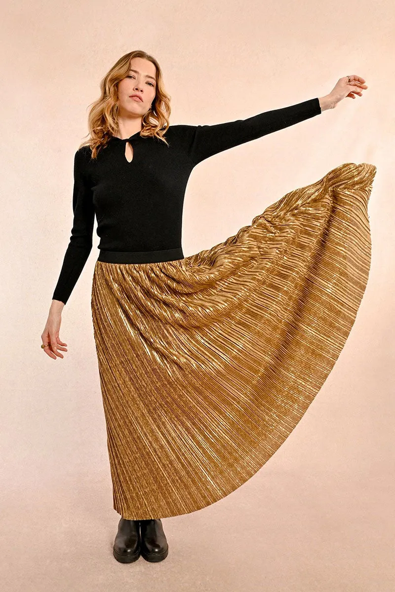 LONG PLEATED SKIRT