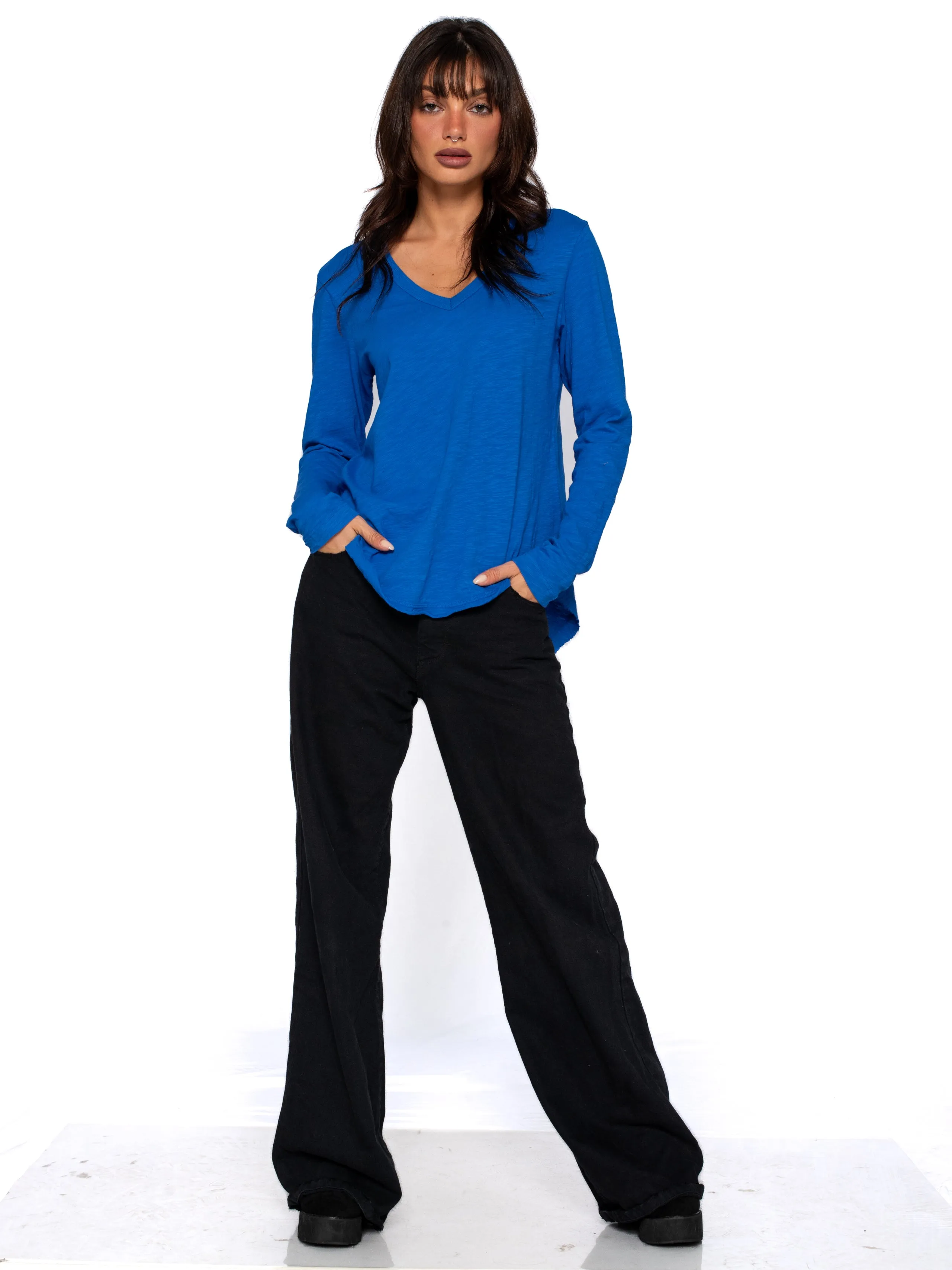 Long Sleeve V-Neck w/ Raw Hem Shirttail