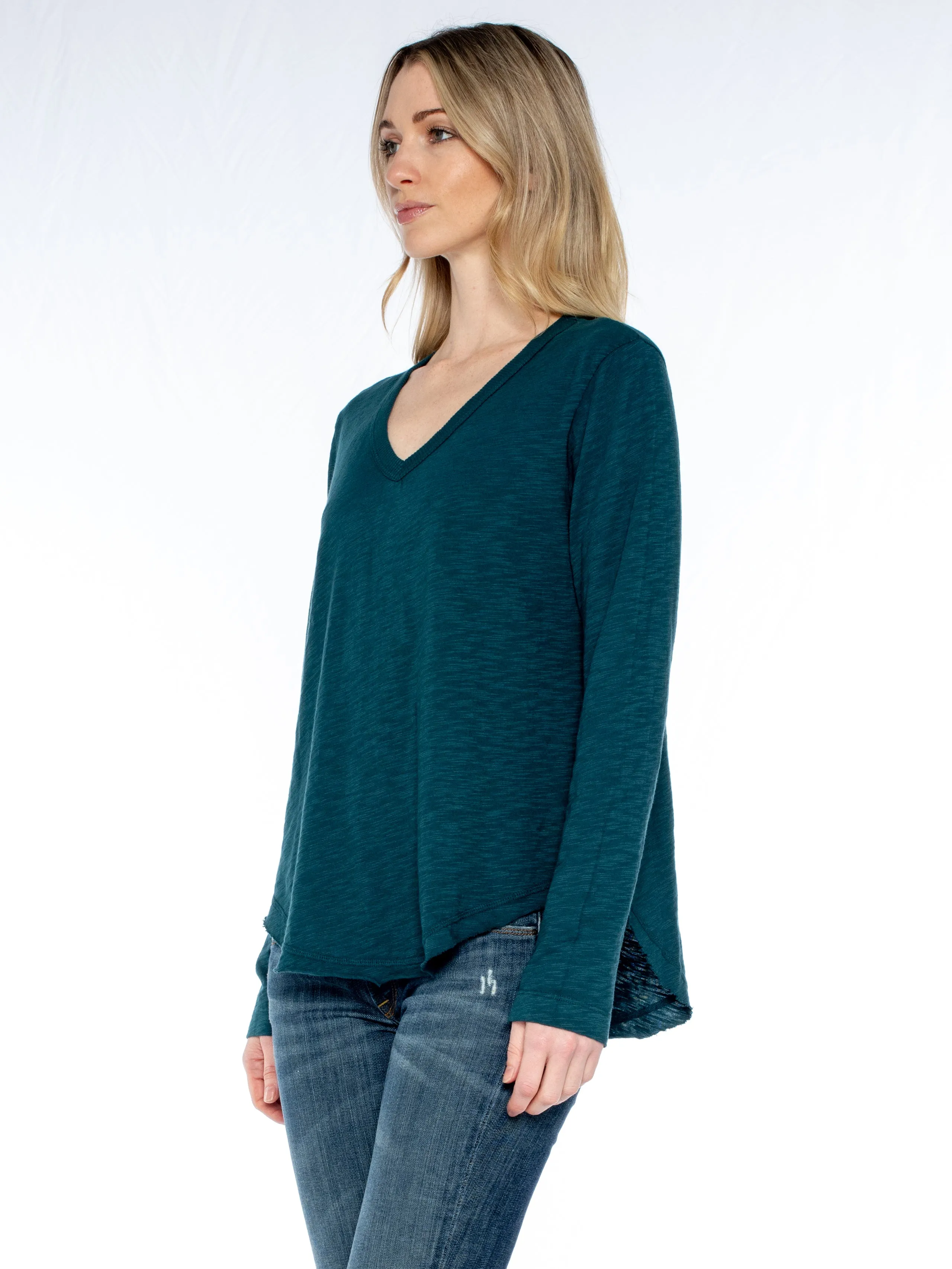 Long Sleeve V-Neck w/ Raw Hem Shirttail