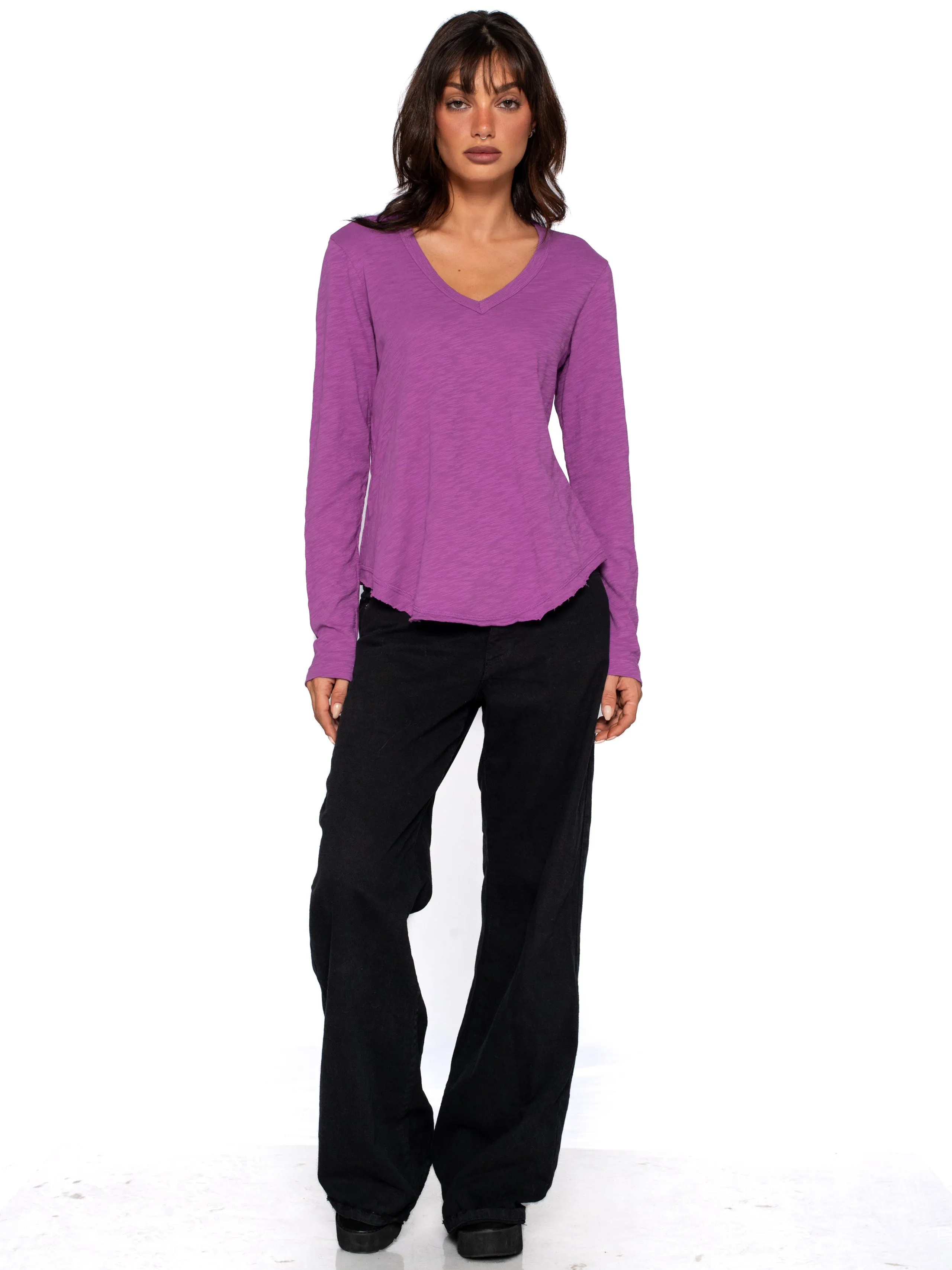 Long Sleeve V-Neck w/ Raw Hem Shirttail