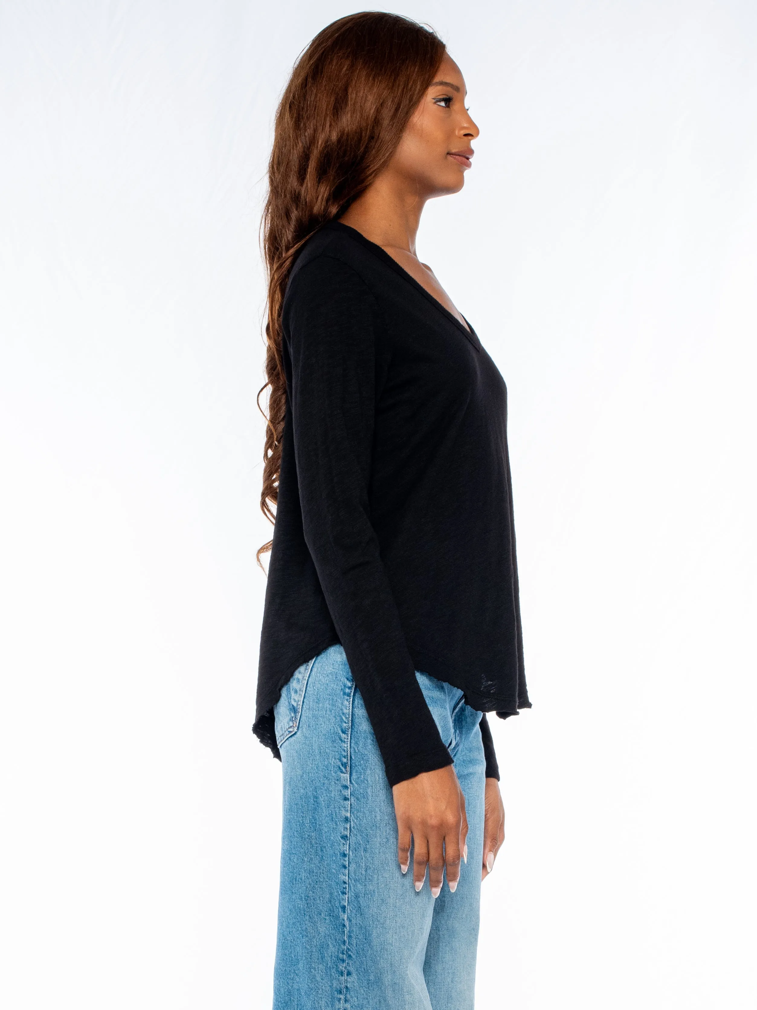 Long Sleeve V-Neck w/ Raw Hem Shirttail