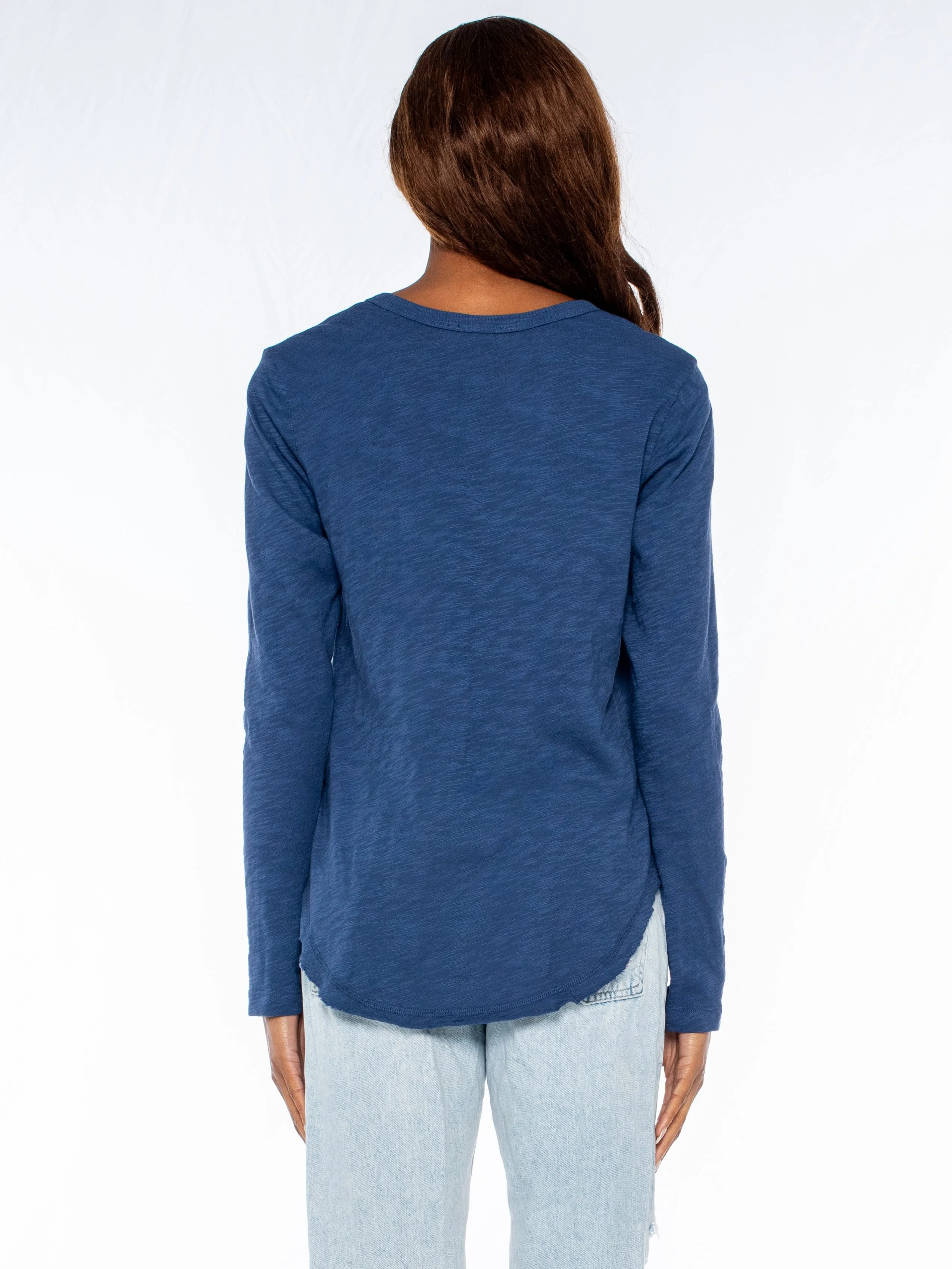 Long Sleeve V-Neck w/ Raw Hem Shirttail