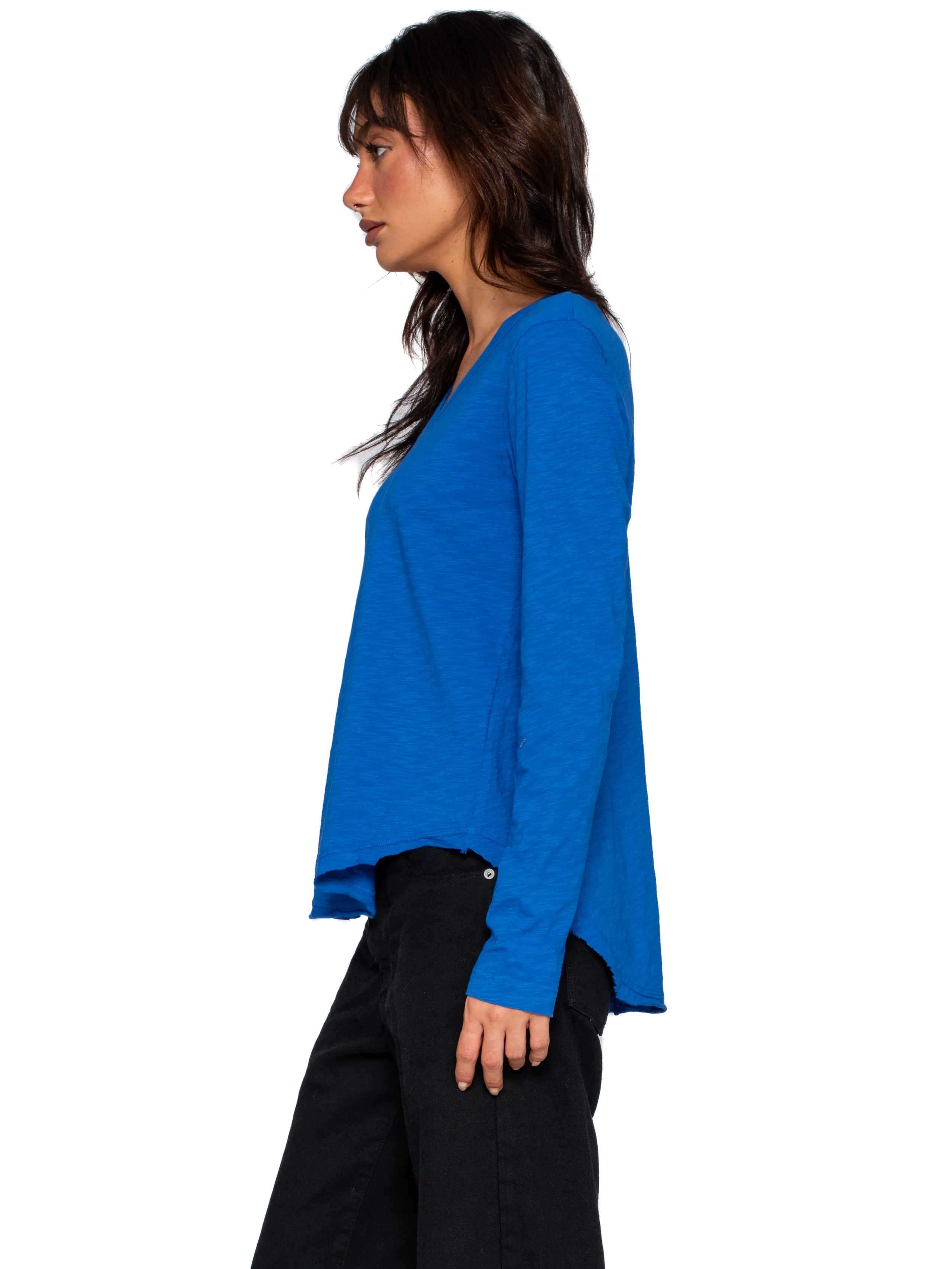 Long Sleeve V-Neck w/ Raw Hem Shirttail
