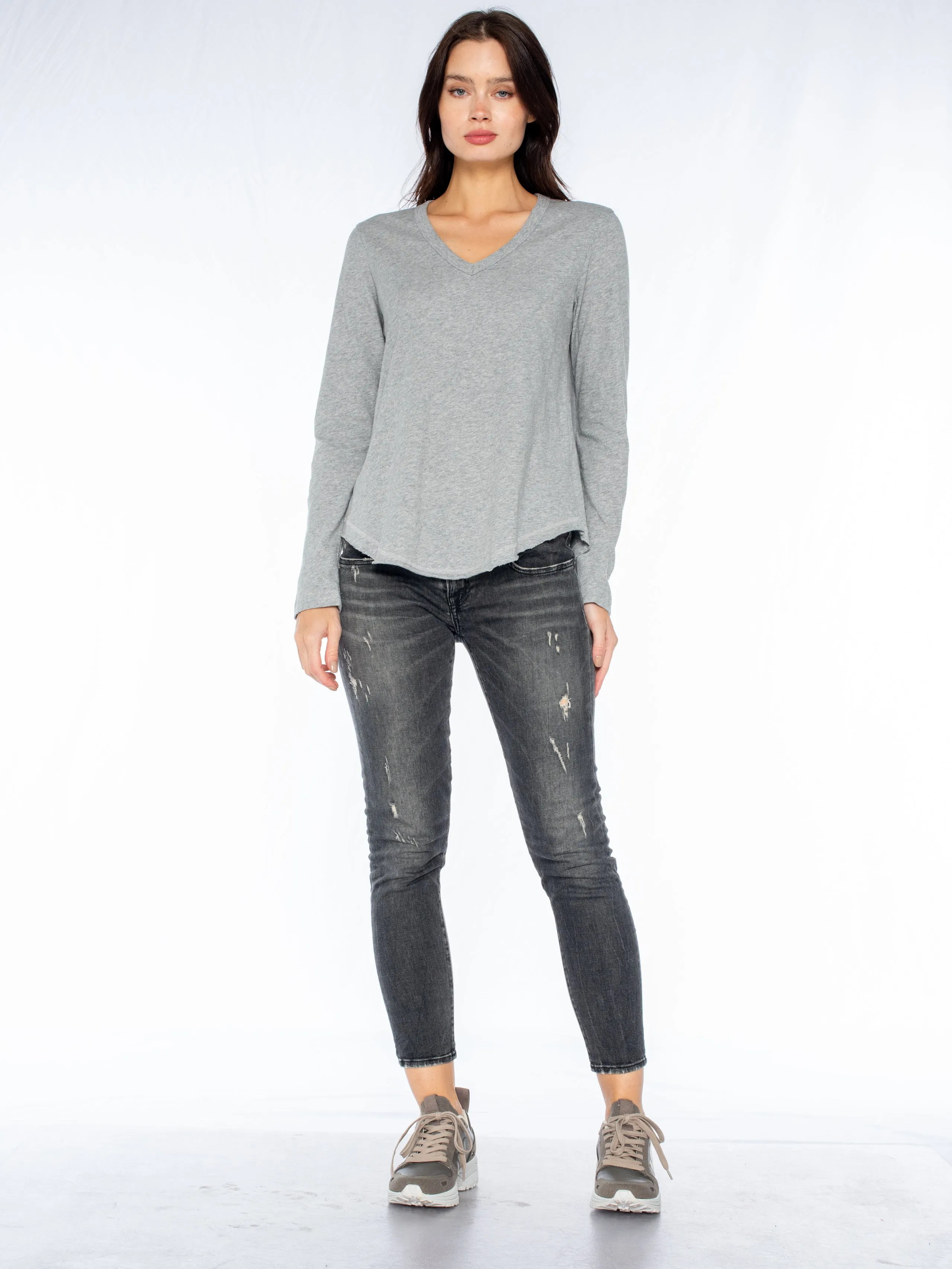 Long Sleeve V-Neck w/ Raw Hem Shirttail