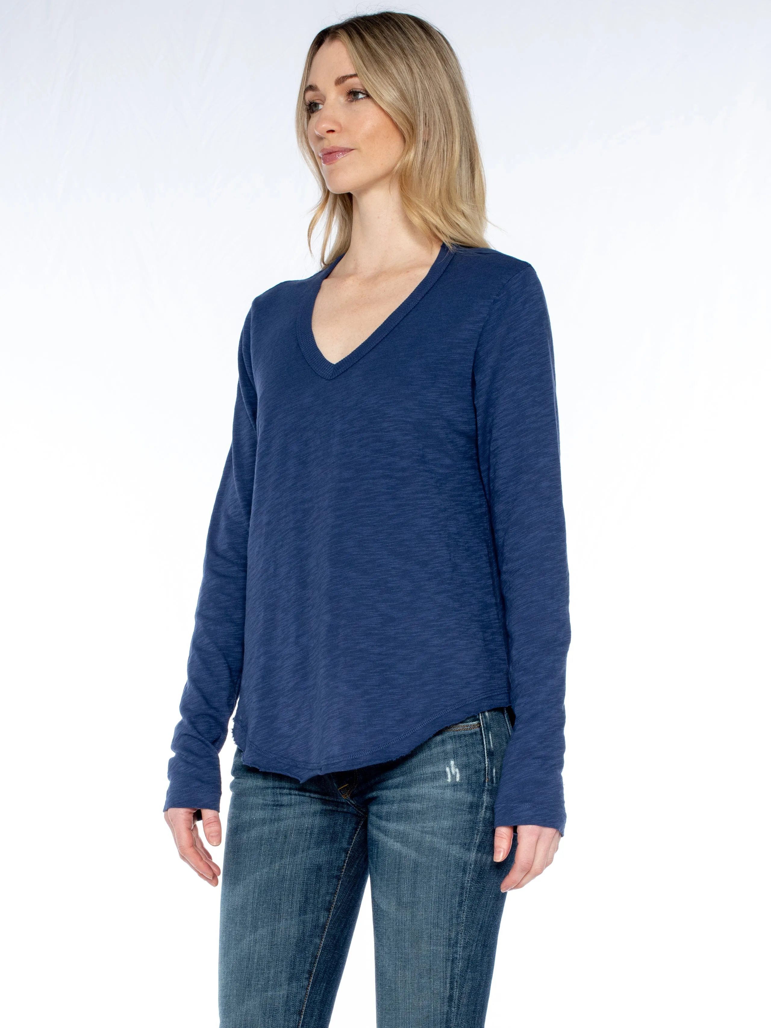 Long Sleeve V-Neck w/ Raw Hem Shirttail