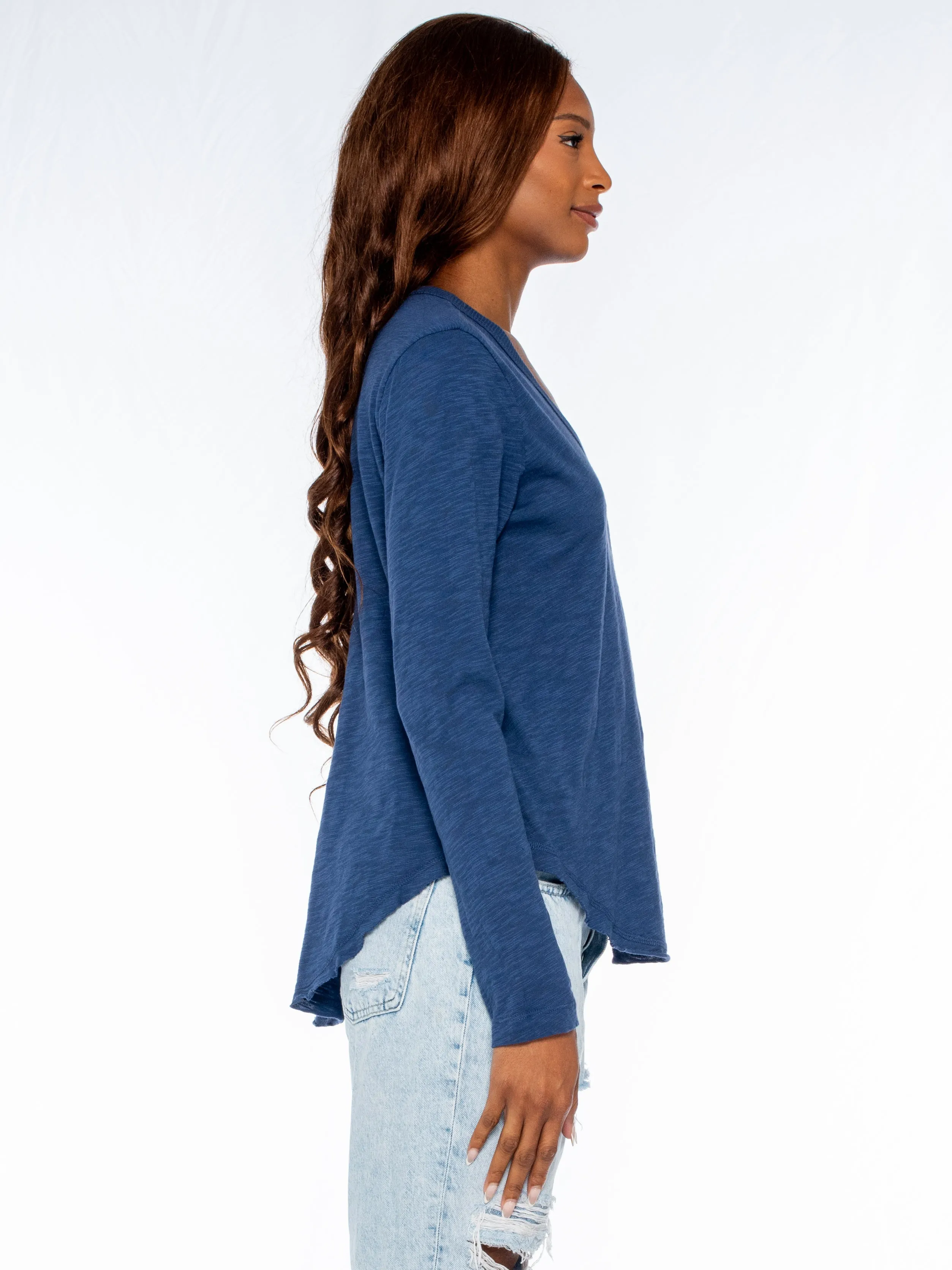 Long Sleeve V-Neck w/ Raw Hem Shirttail