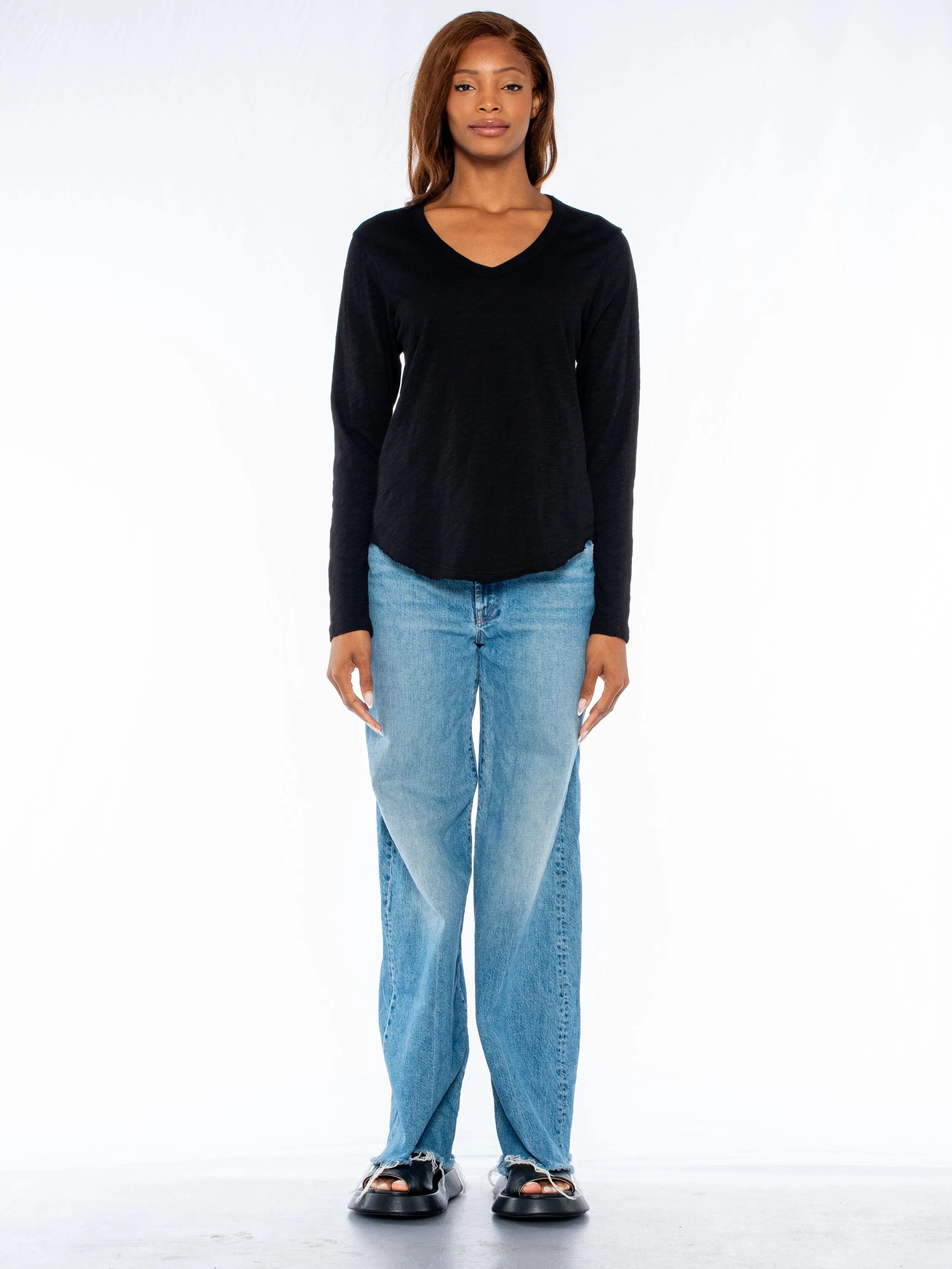 Long Sleeve V-Neck w/ Raw Hem Shirttail