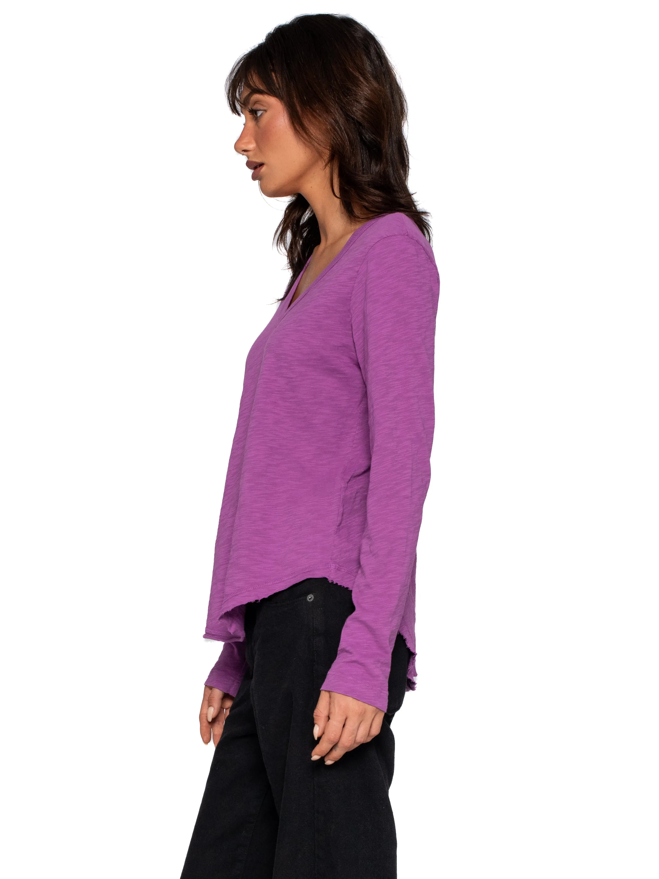 Long Sleeve V-Neck w/ Raw Hem Shirttail