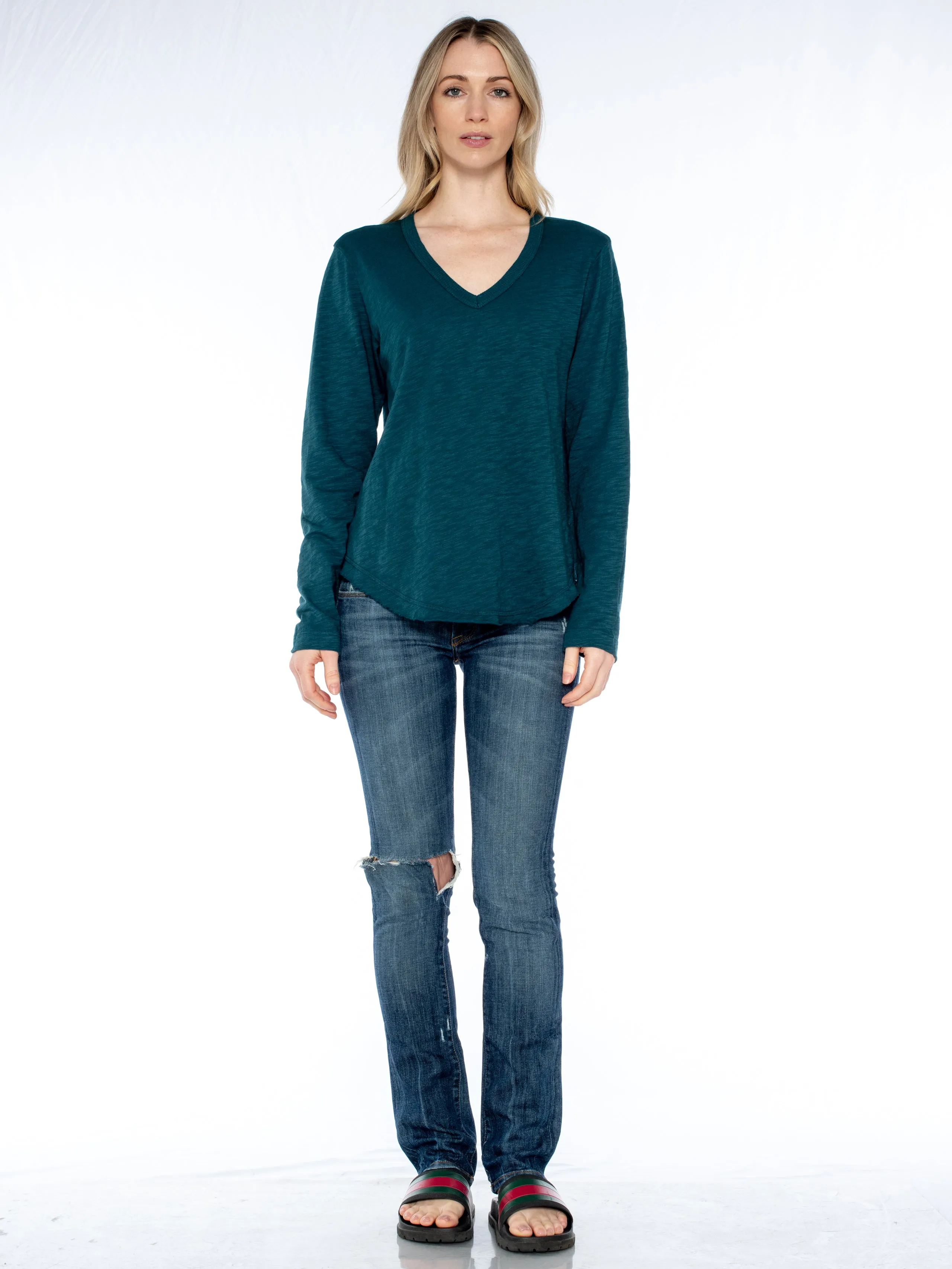 Long Sleeve V-Neck w/ Raw Hem Shirttail