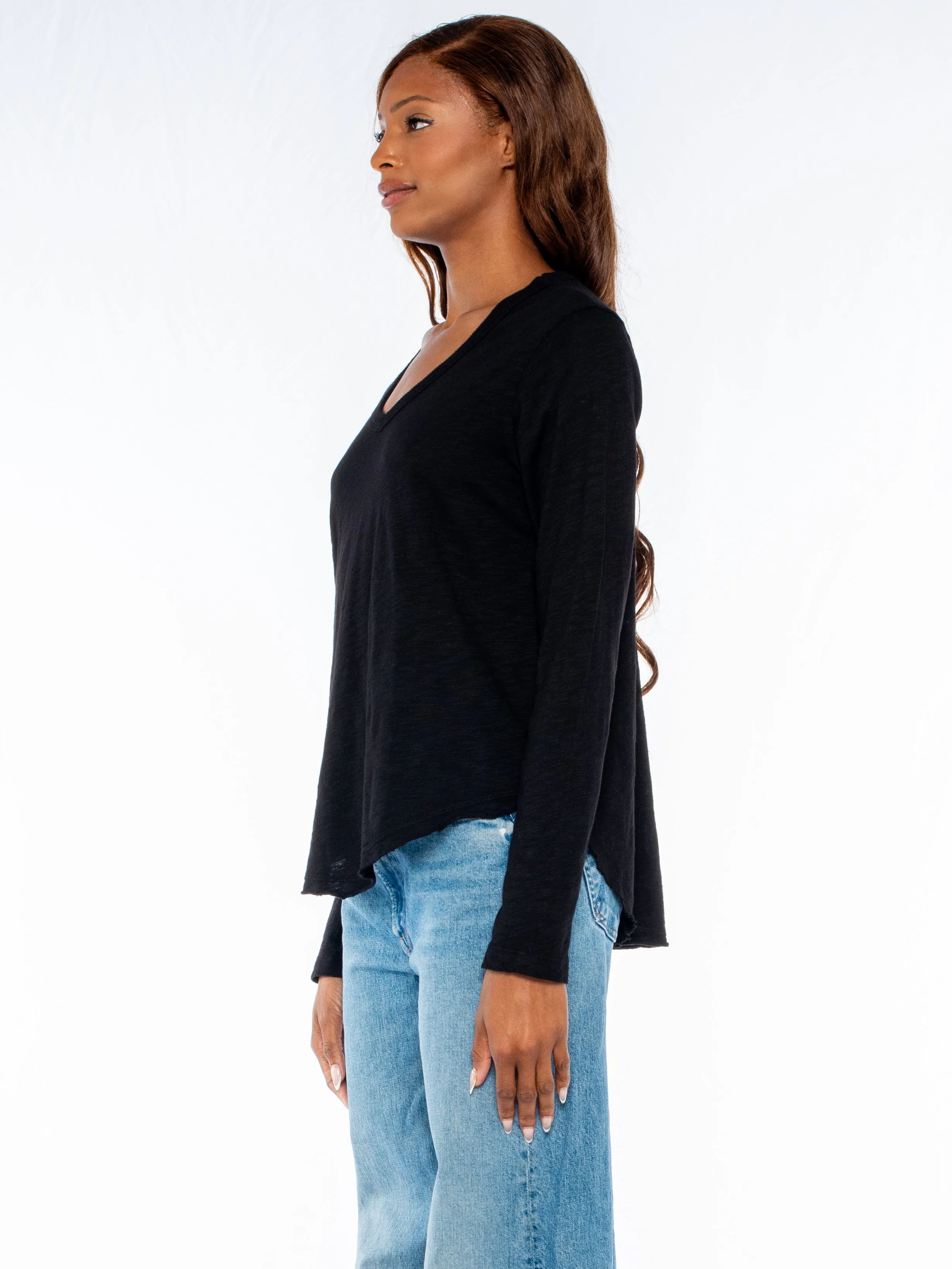 Long Sleeve V-Neck w/ Raw Hem Shirttail