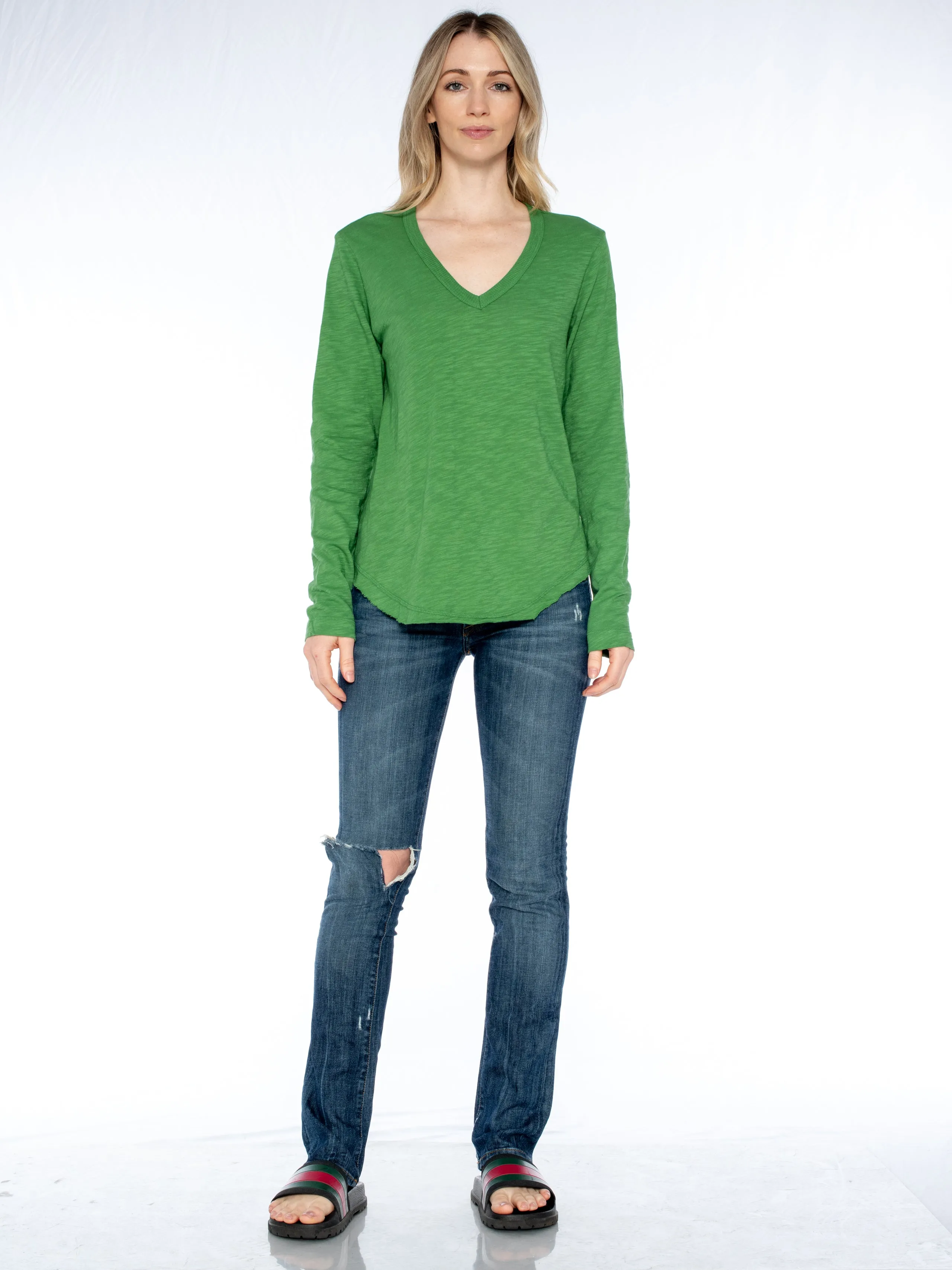 Long Sleeve V-Neck w/ Raw Hem Shirttail