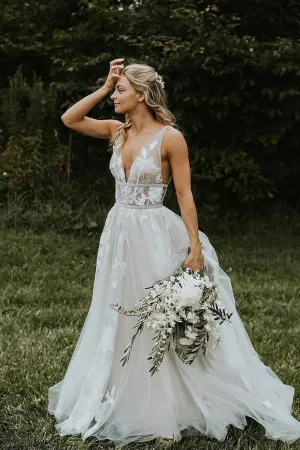 Marvelous V-neck A-line Wedding Dresses Tulle Appliques Rustic Wedding Dresses