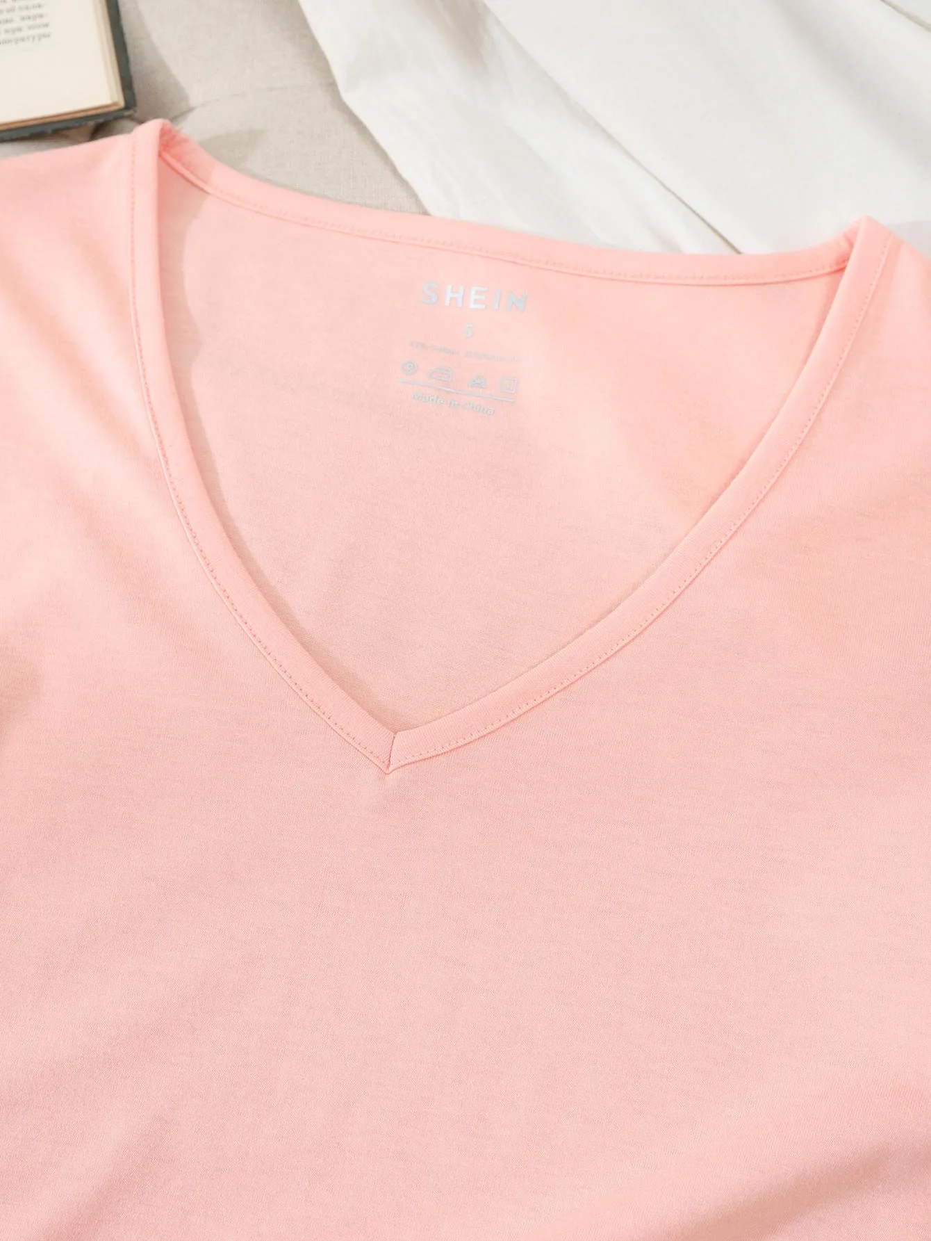 Men Solid V-neck Basic Tee