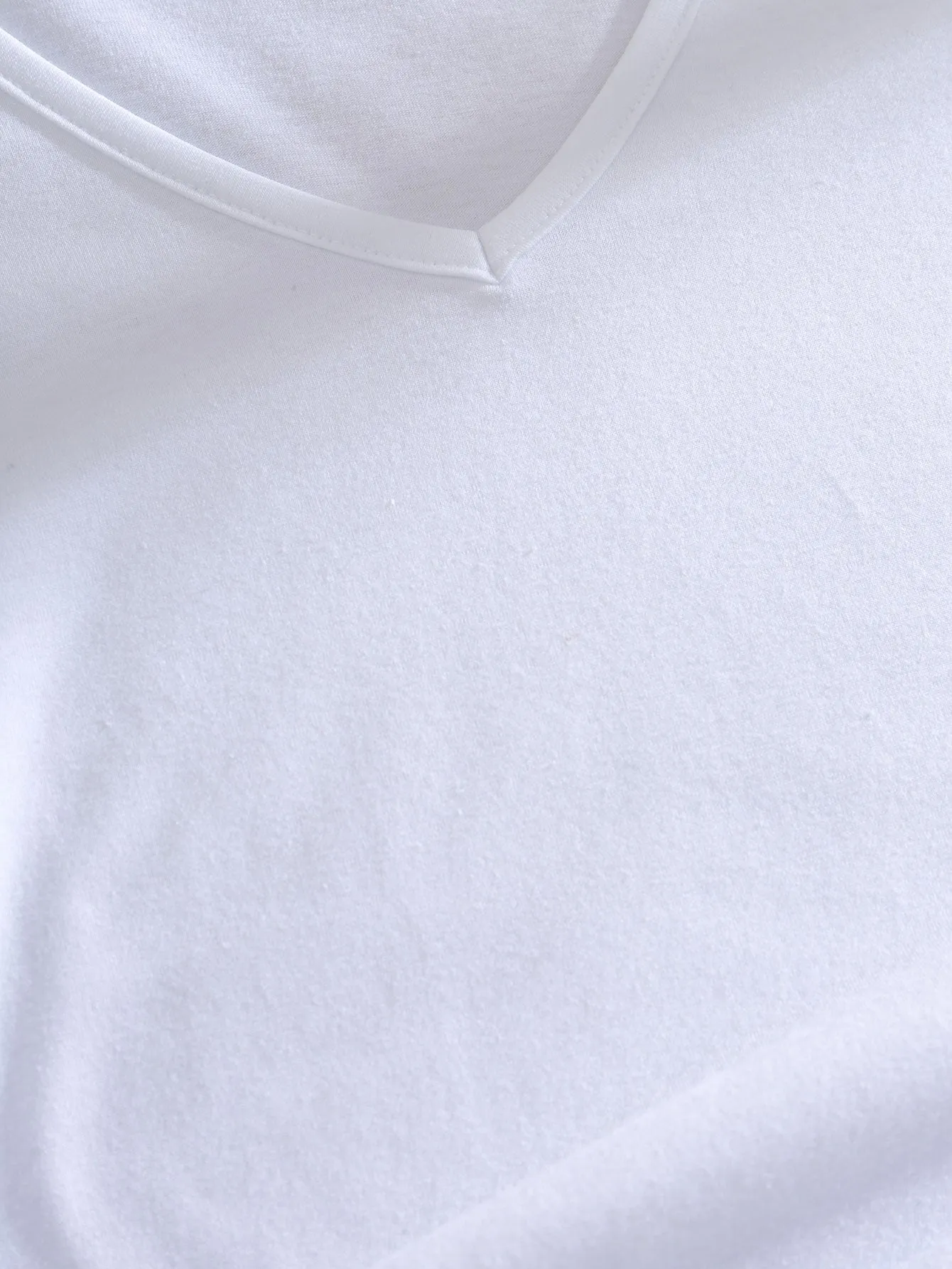 Men Solid V-neck Basic Tee