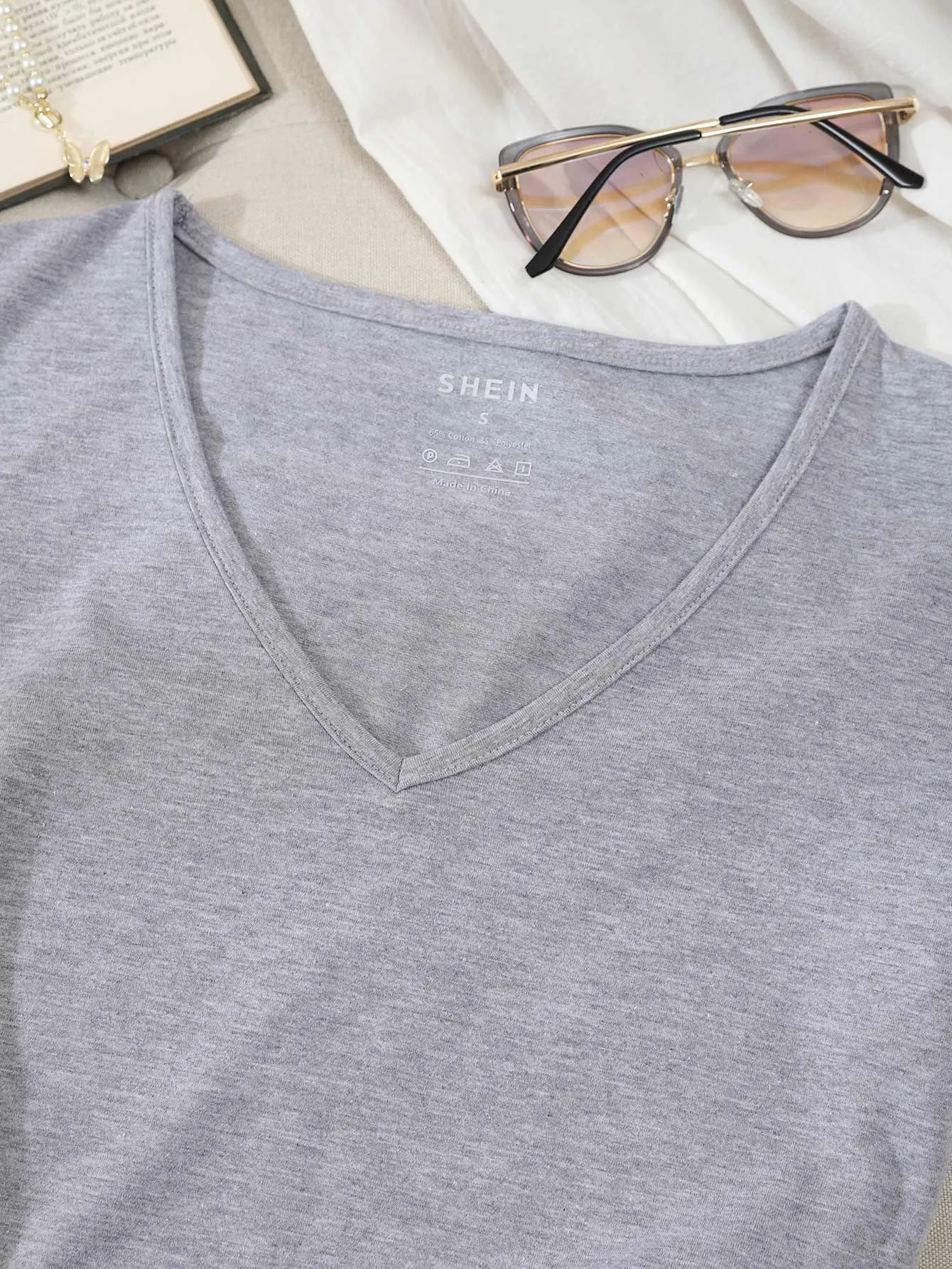 Men Solid V-neck Basic Tee