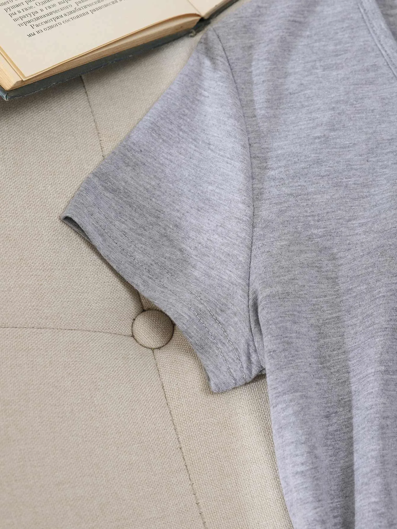 Men Solid V-neck Basic Tee