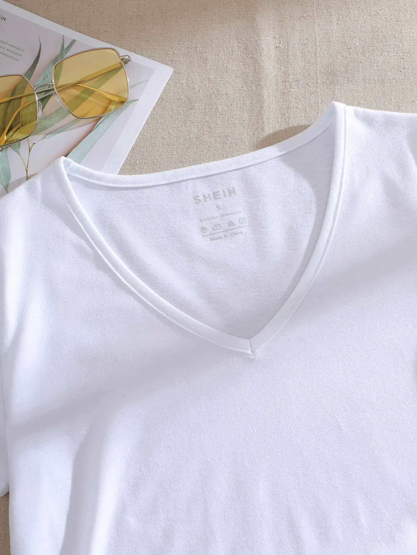 Men Solid V-neck Basic Tee