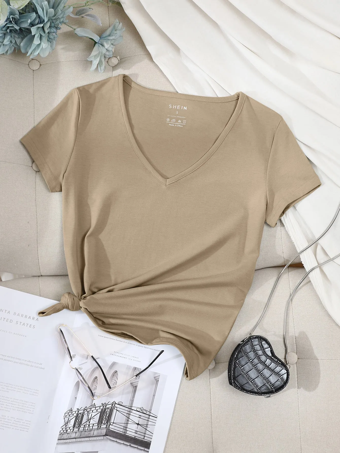 Men Solid V-neck Basic Tee