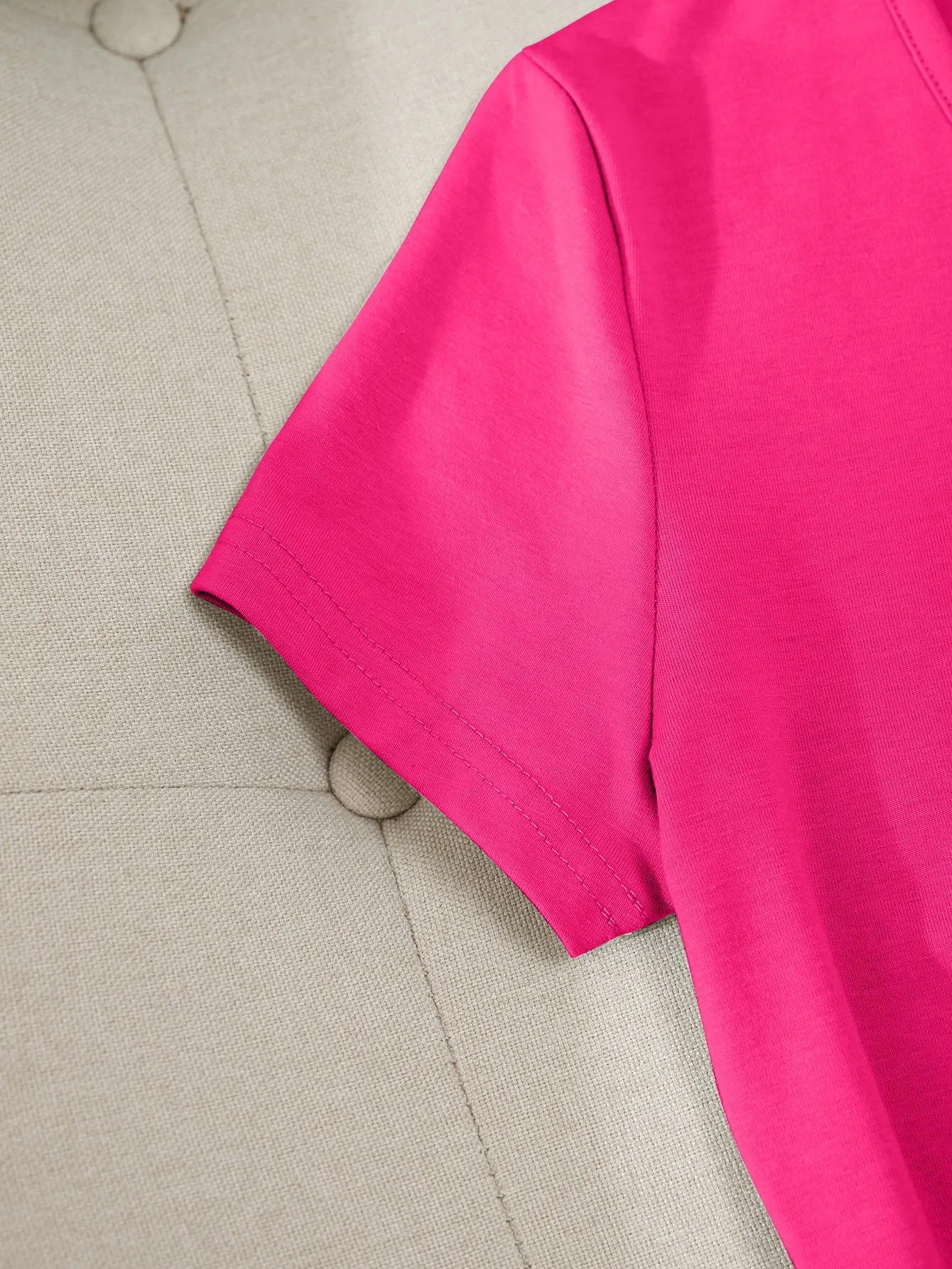 Men Solid V-neck Basic Tee