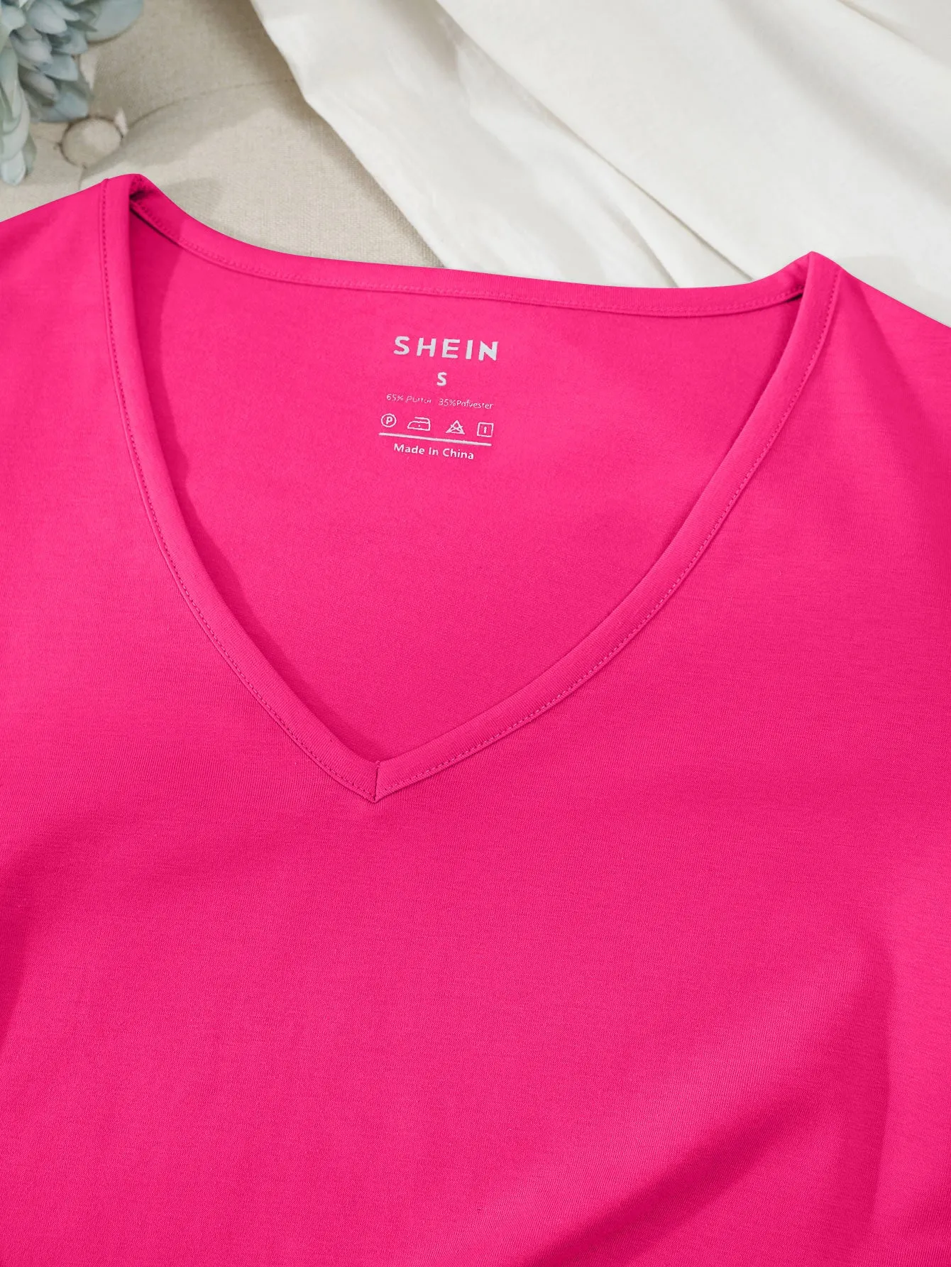Men Solid V-neck Basic Tee