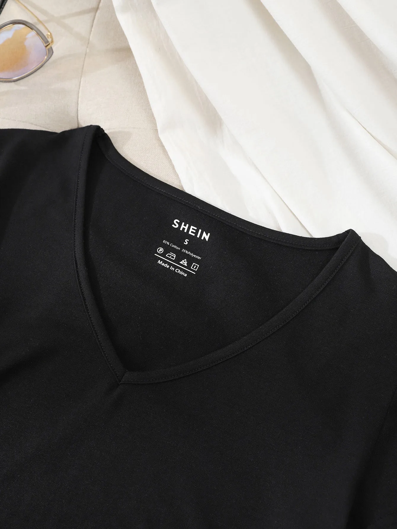 Men Solid V-neck Basic Tee