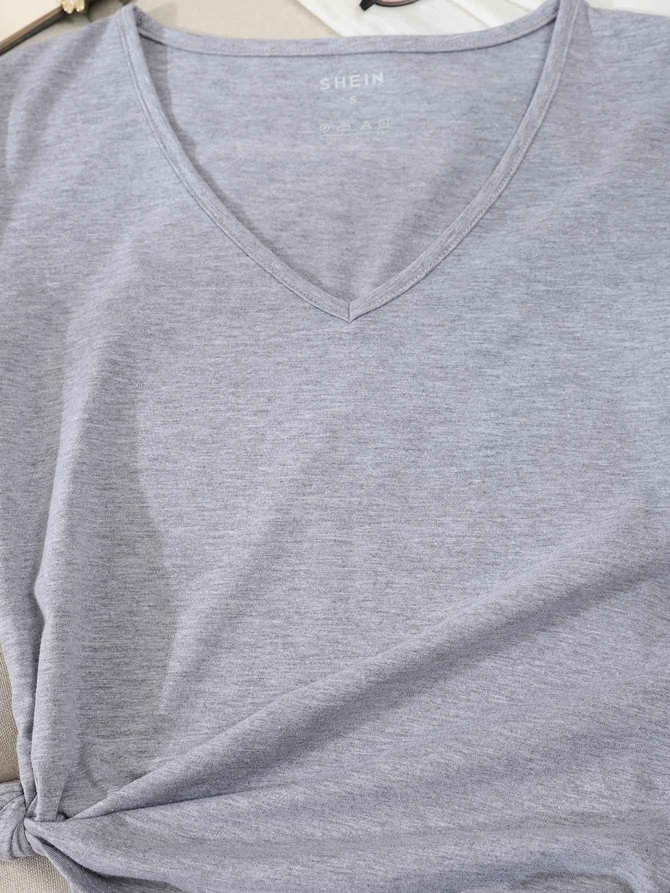 Men Solid V-neck Basic Tee