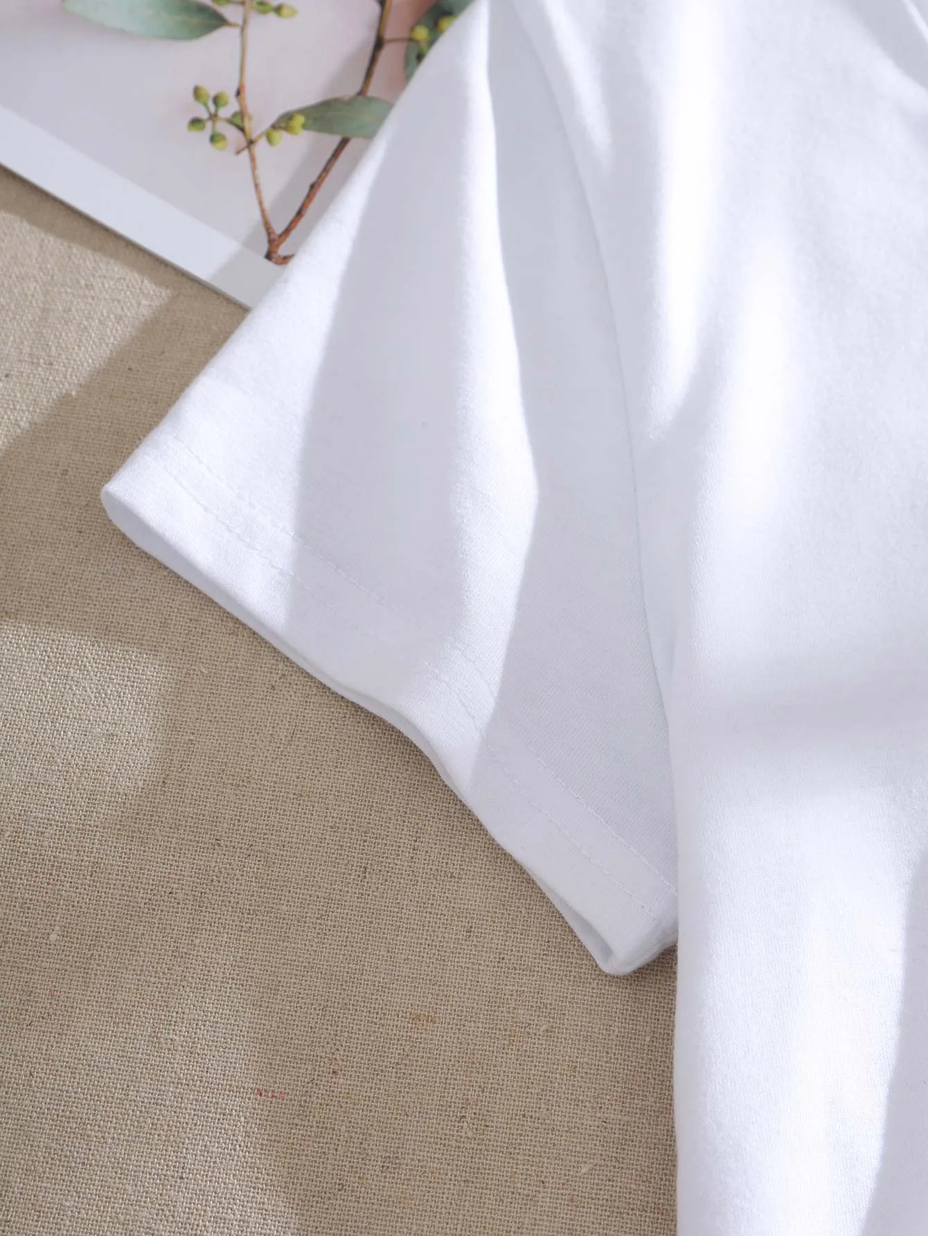 Men Solid V-neck Basic Tee