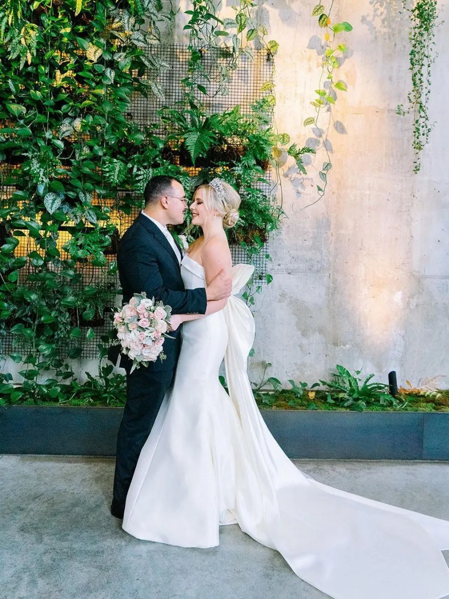 Mermaid Strapless Satin Wedding Dresses with Bow-Knot Wedding Dresses