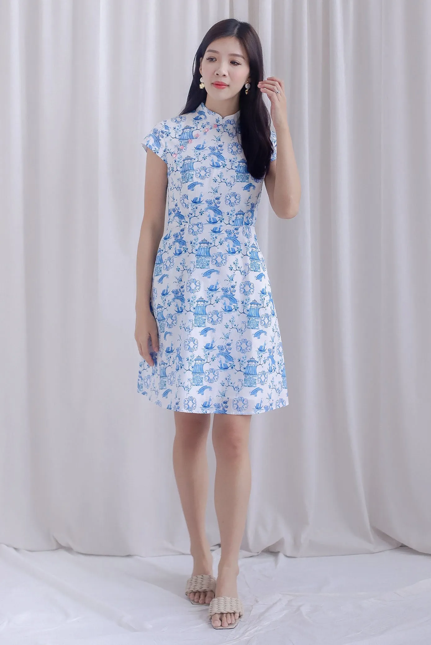Mio Porcelain Oriental Collar Zip Waist Dress In Blue