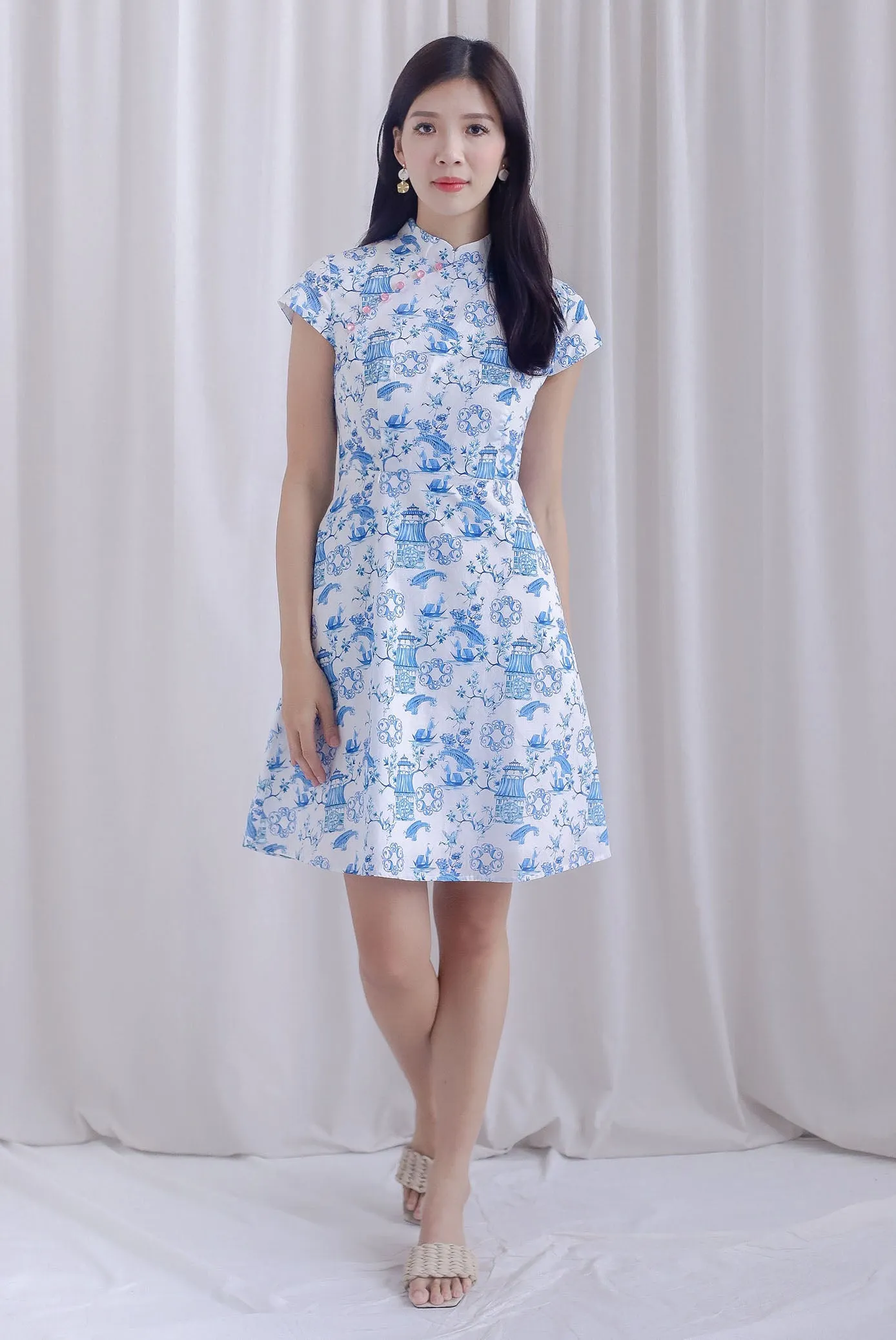 Mio Porcelain Oriental Collar Zip Waist Dress In Blue
