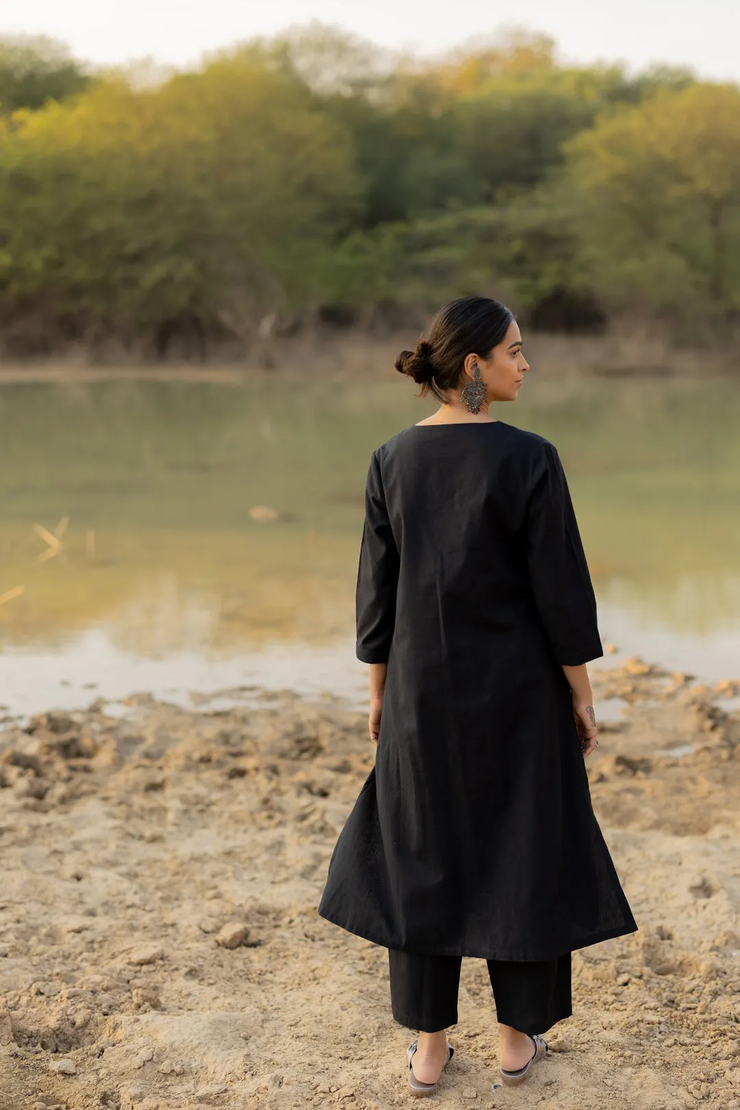 Noir Elegance Kurta Set with Jaamdani Dupatta
