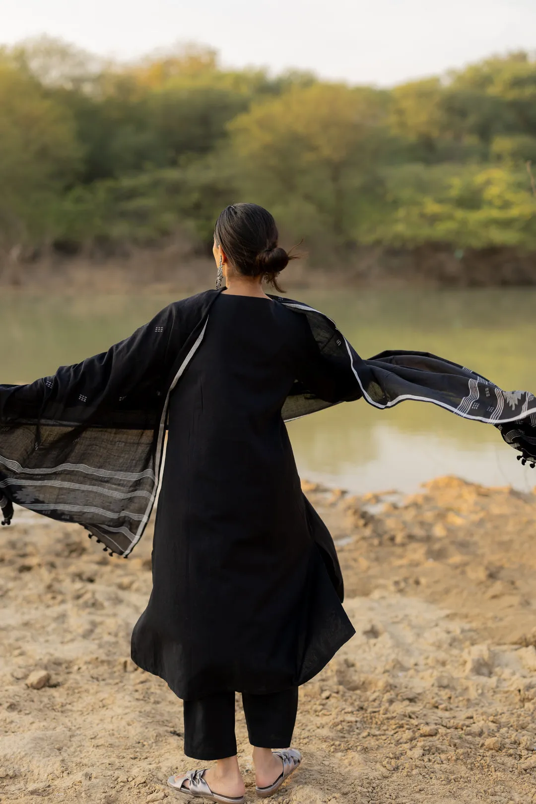 Noir Elegance Kurta Set with Jaamdani Dupatta
