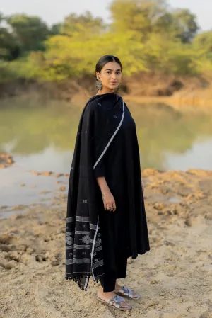 Noir Elegance Kurta Set with Jaamdani Dupatta