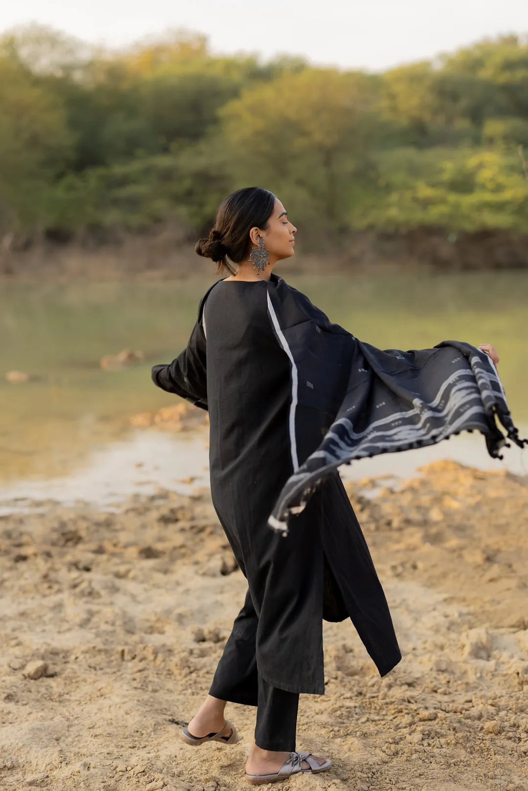 Noir Elegance Kurta Set with Jaamdani Dupatta