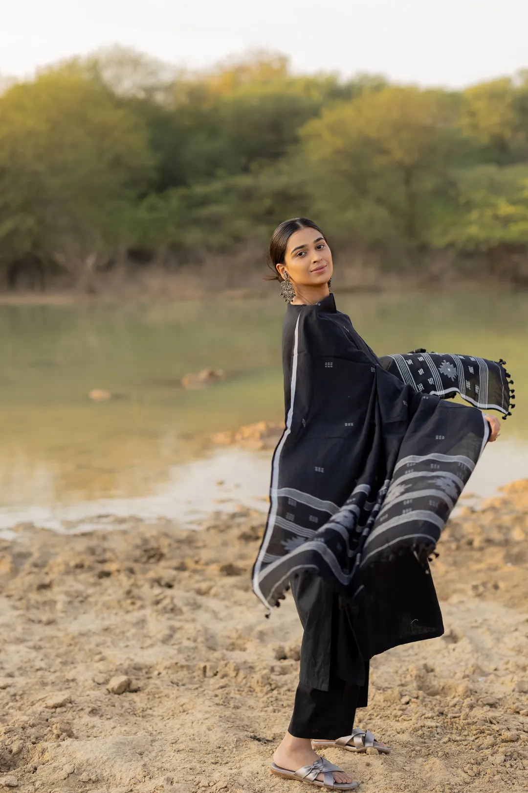 Noir Elegance Kurta Set with Jaamdani Dupatta