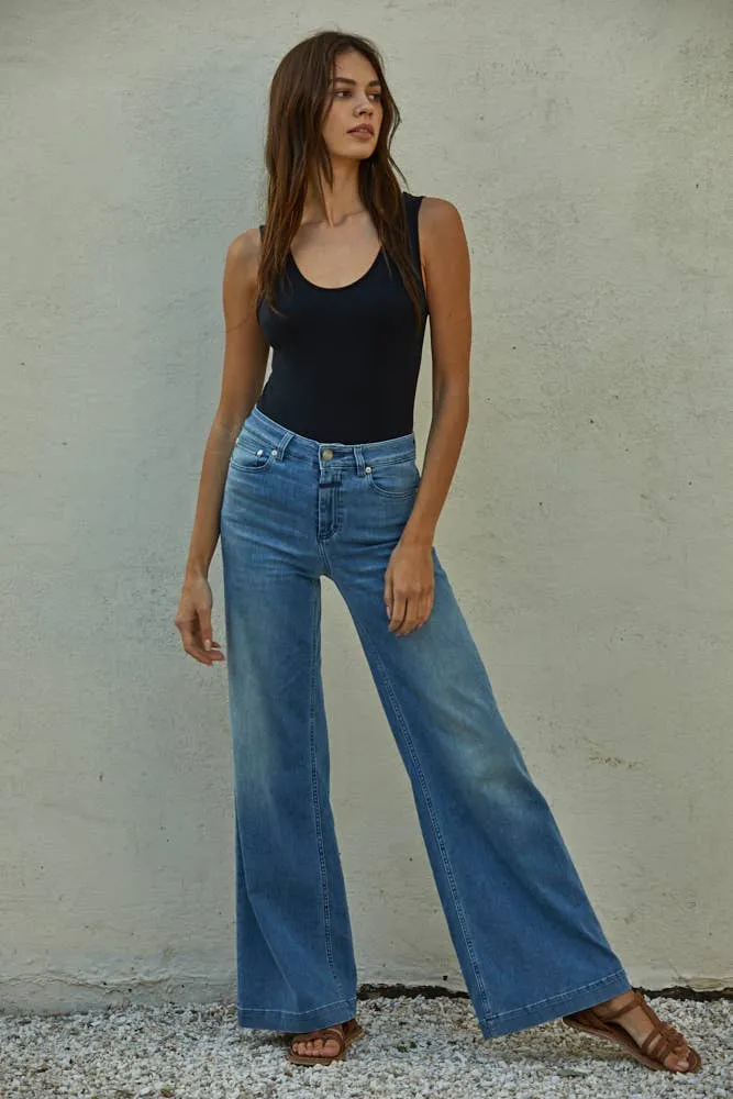 Seamless V-Neck Versatile Tank Top