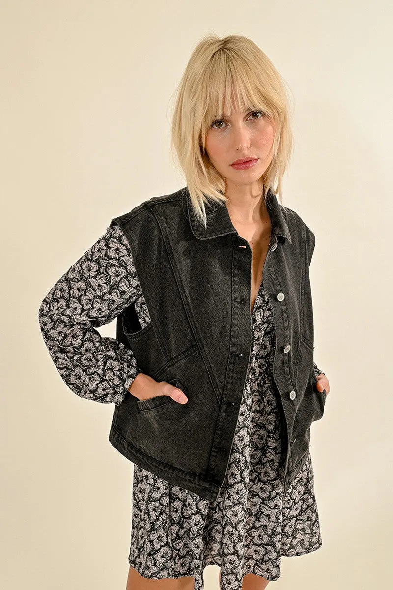 SLEEVELESS DENIM JACKET