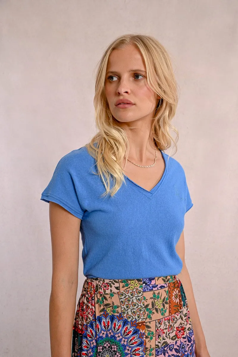 V-NECK T-SHIRT