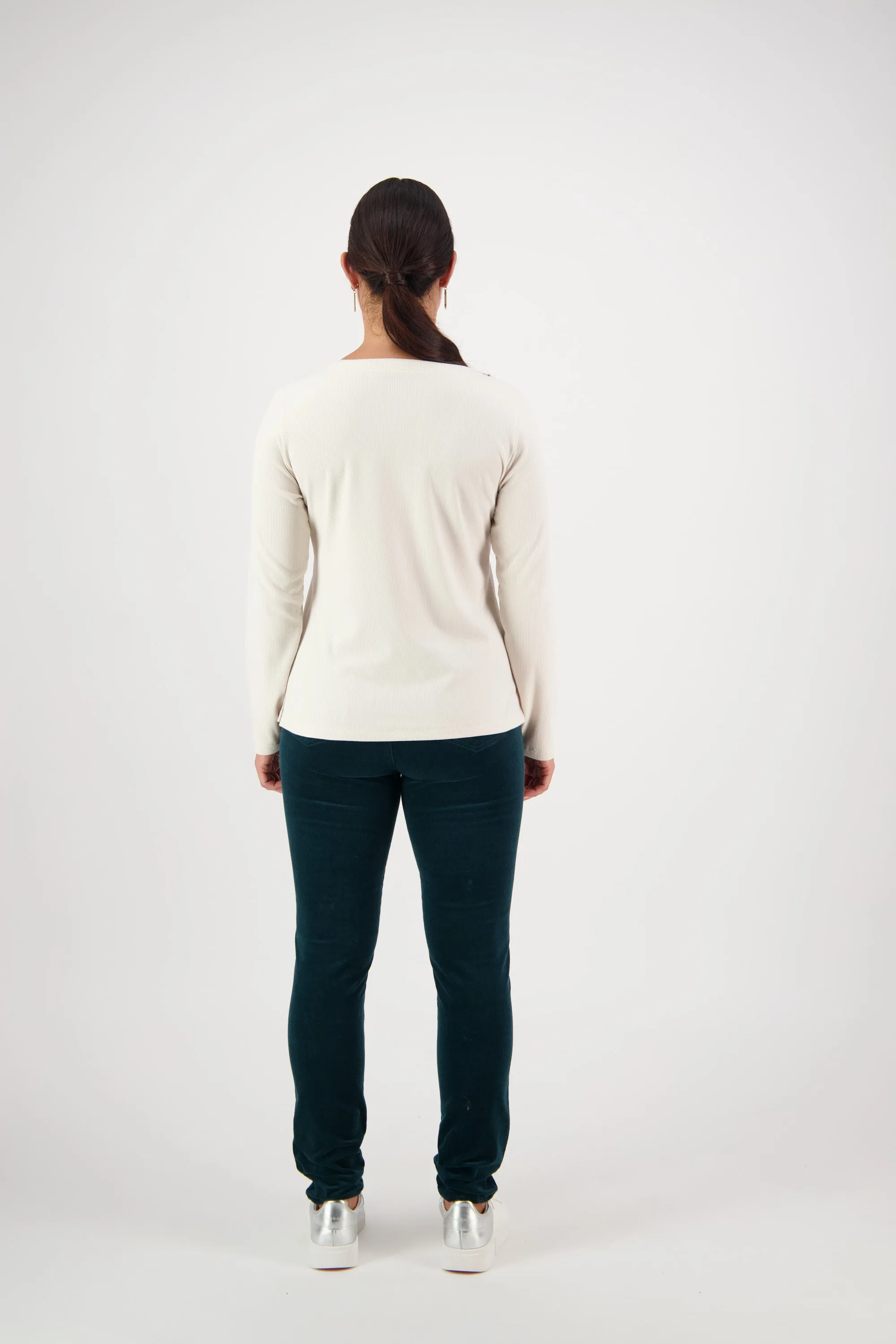 VASSALLI - Pearl V Neck Long Sleeve Top - 4444