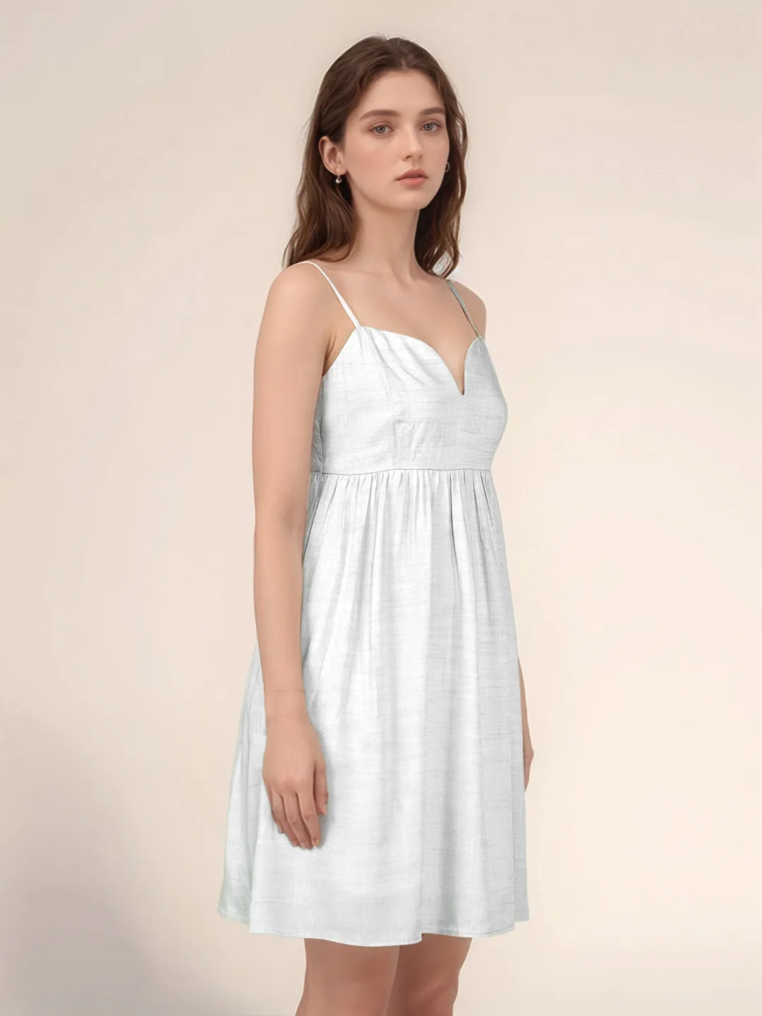White Solid Sweetheart Neck Short Dress