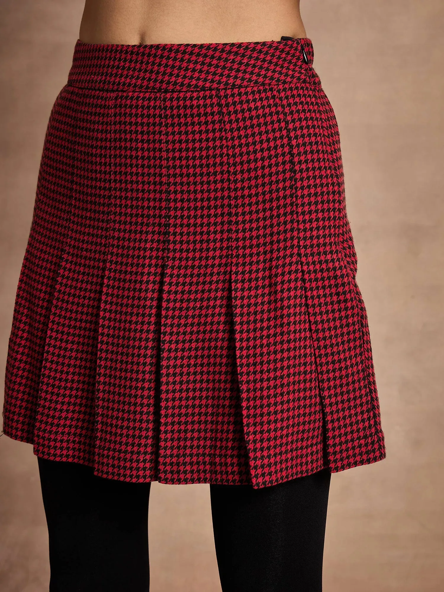 Women Red Houndstooth Check Pleated Mini Skirt-SFSKRT30476